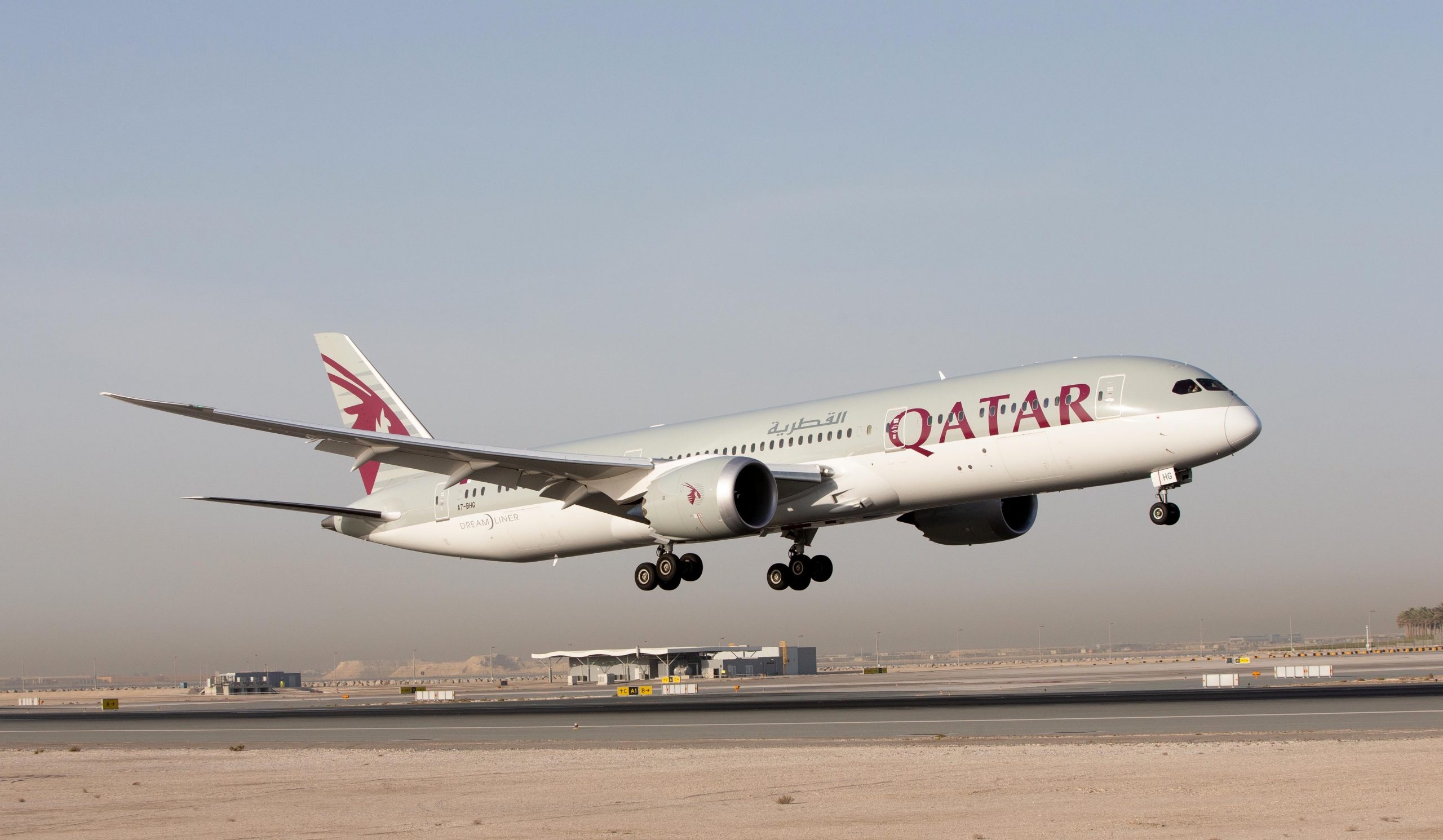 Qatar Airways signs, Deal with Travelport, 2560x1500 HD Desktop