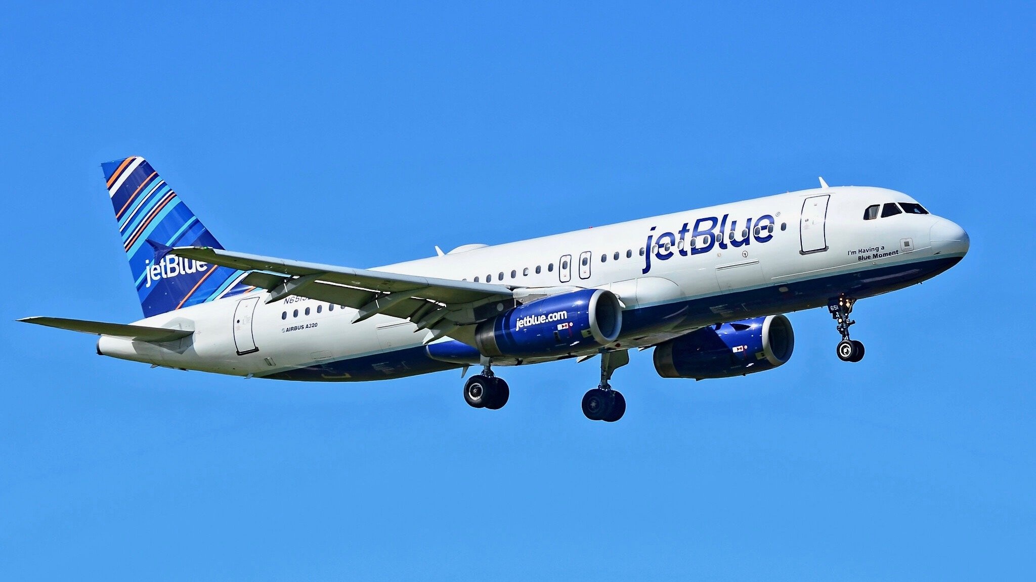 JetBlue carbon neutral, Eco-friendly airline, Sustainable travel, Environmental commitment, 2050x1160 HD Desktop