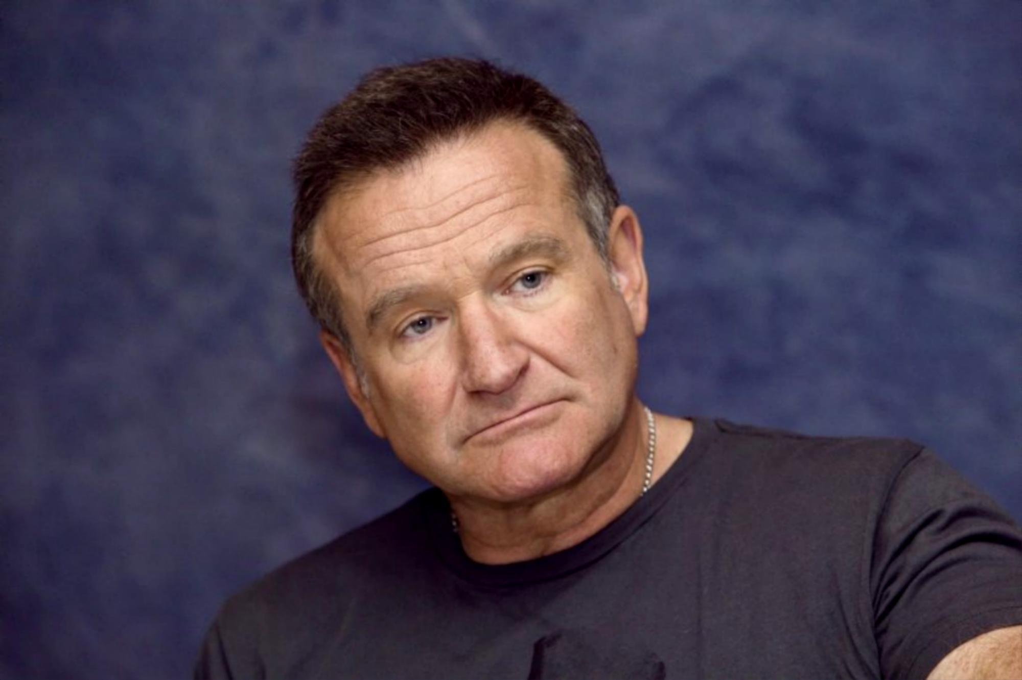 Robin Williams: Took part of Dr. Malcolm Sayer in a 1990 American drama film, Awakenings. 2000x1330 HD Wallpaper.