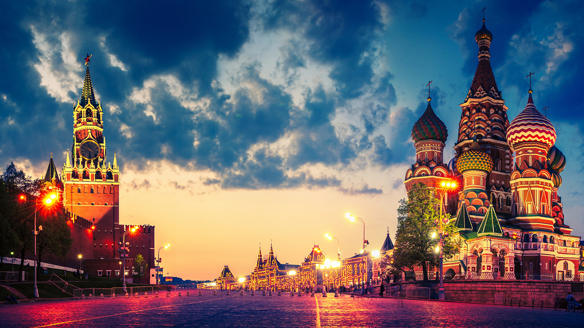 Moscow: The Red Square is home to St. Basil's Cathedral and the State Historical Museum. 1920x1080 Full HD Wallpaper.