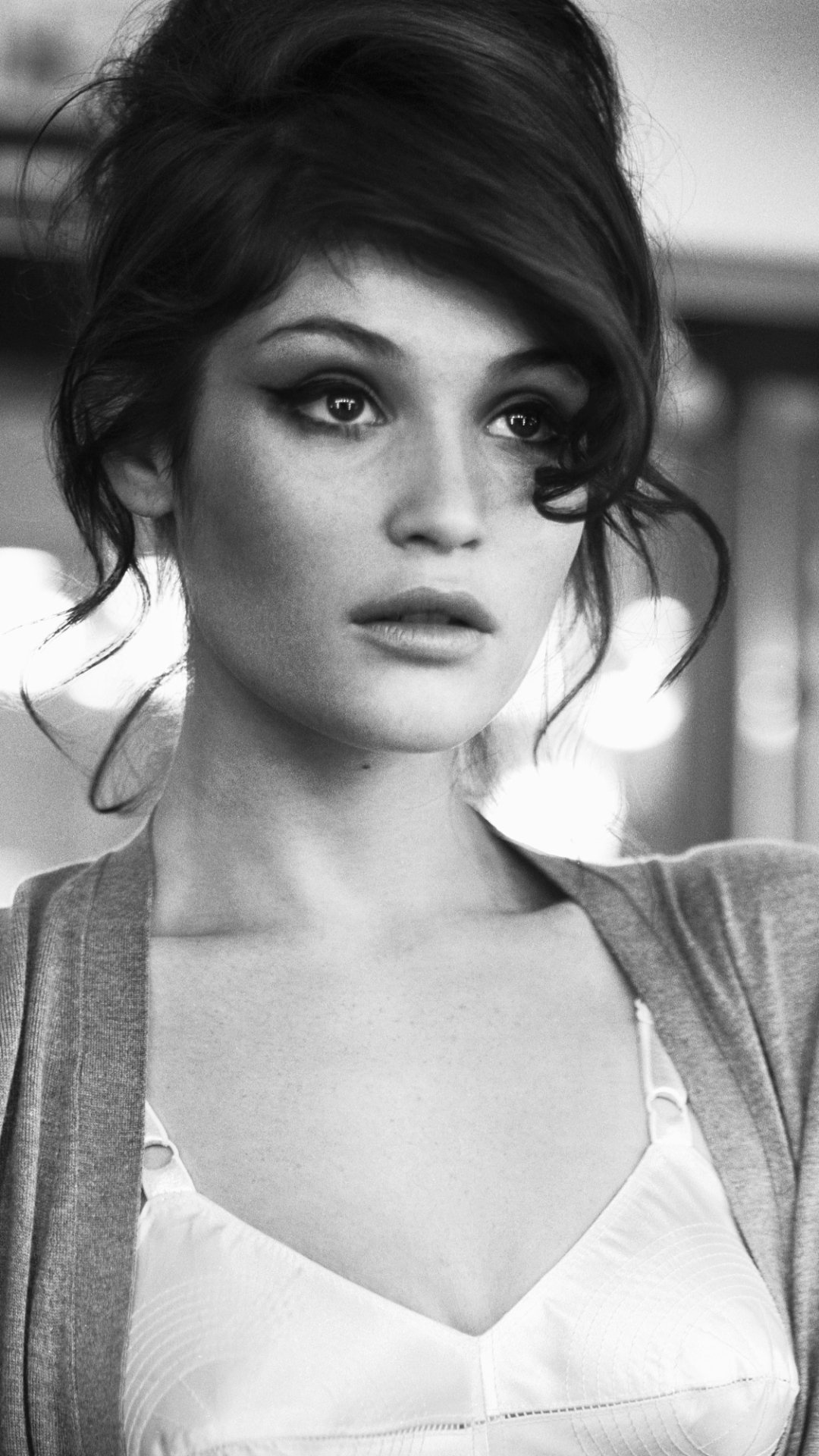 Gemma Arterton: Celebrity, The Disappearance of Alice Creed. 1080x1920 Full HD Wallpaper.