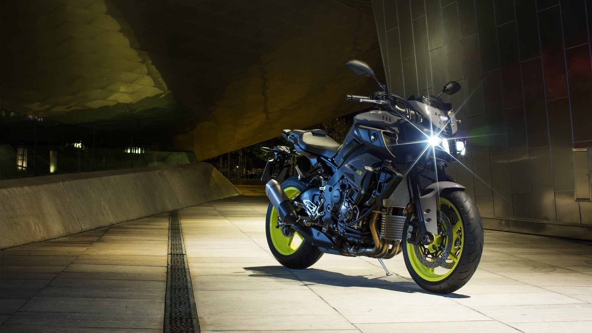 Yamaha MT-10, Ray of darkness, Powerful performance, Motorcycle beauty, 2000x1130 HD Desktop