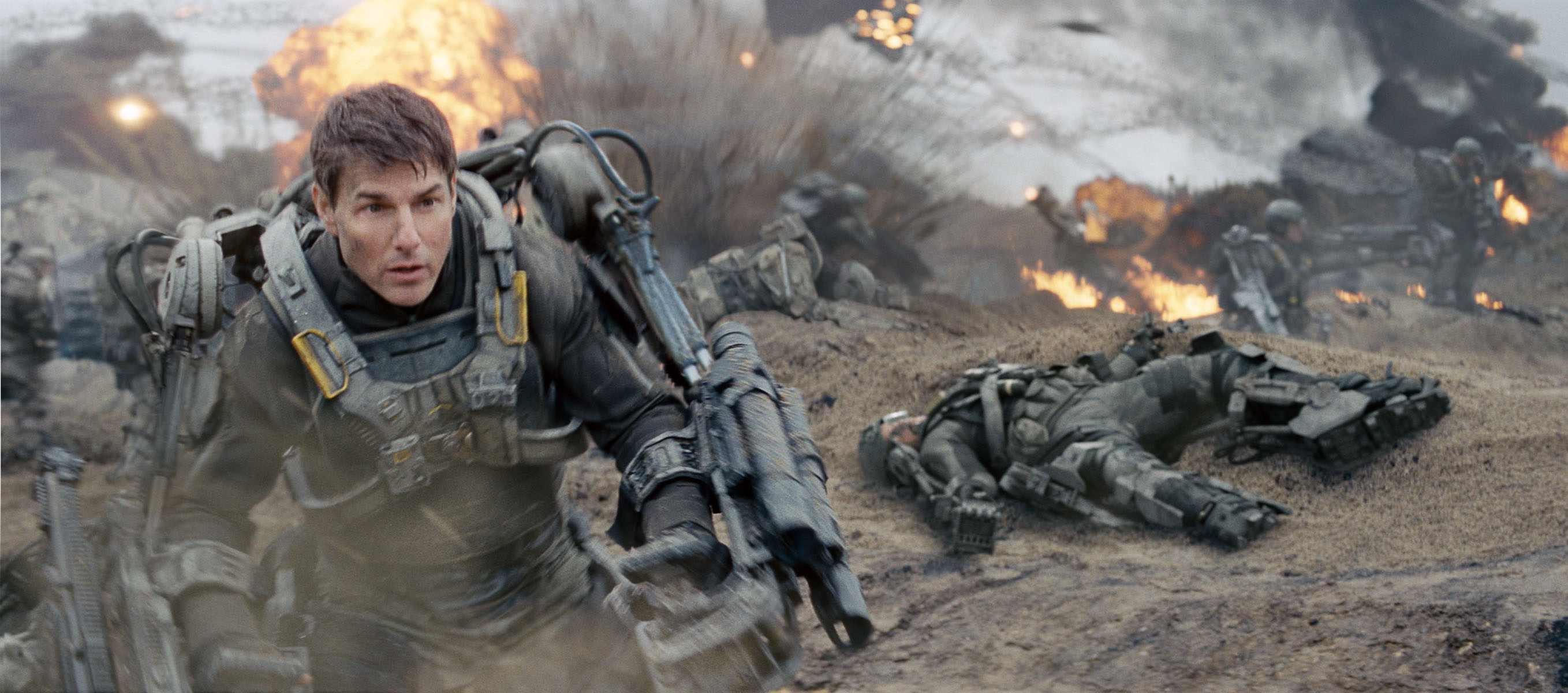 Edge of Tomorrow: Sci-fi thriller Featuring Tom Cruise and Emily Blunt. 2720x1200 Dual Screen Background.