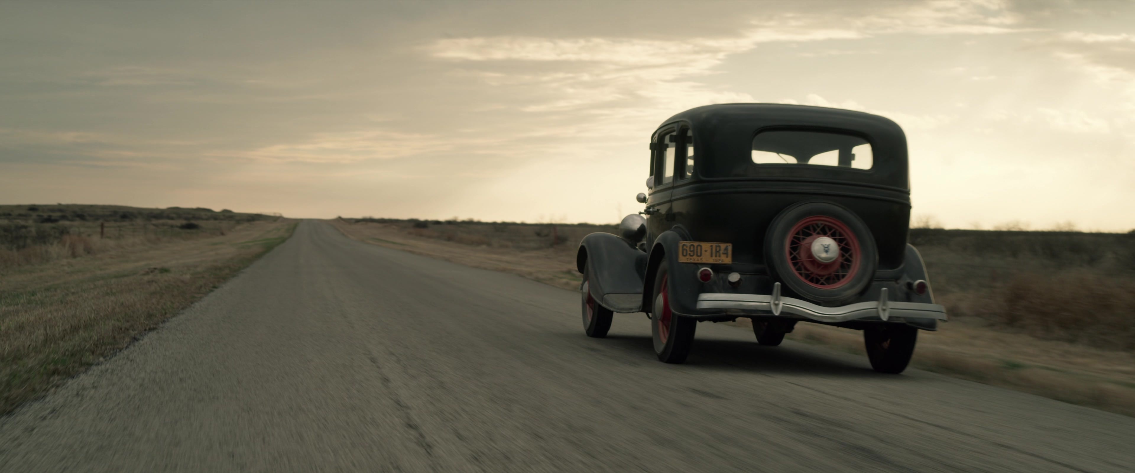 The Highwaymen 2019 movie, Iconic Ford V8, 3840x1600 Dual Screen Desktop