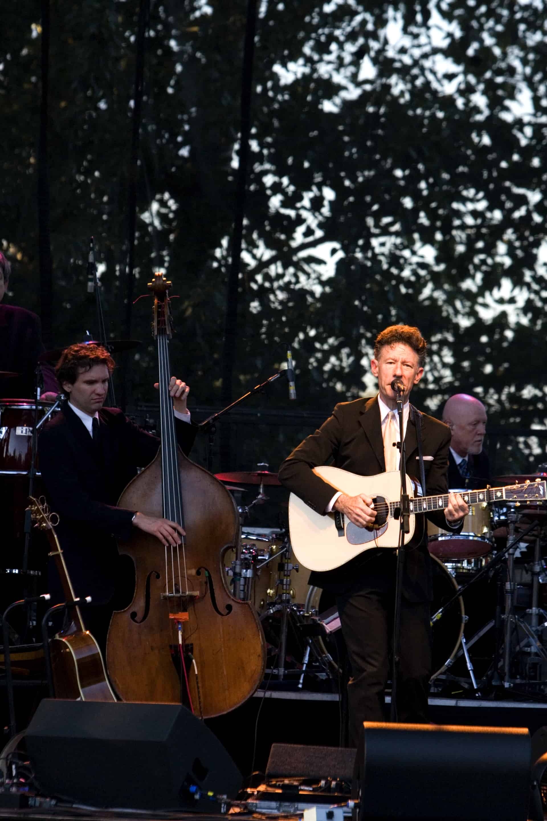 Lyle Lovett, Edgefield concert, Unforgettable show, Live music experience, 1920x2880 HD Phone