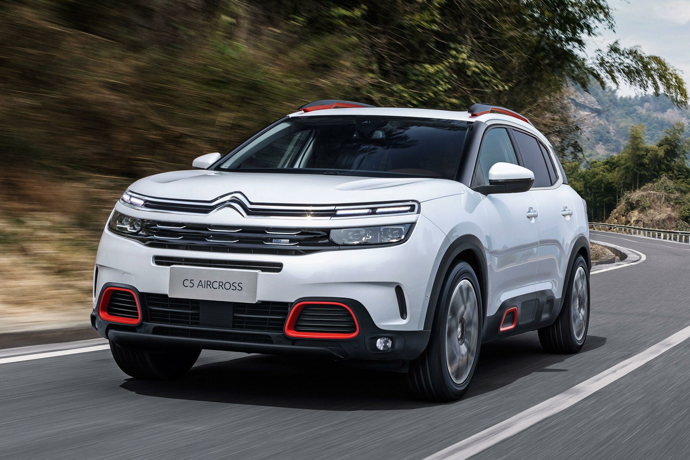 Citroen: The company entered the Indian market in early 2021 with the launch of the C5 Aircross SUV. 2400x1600 HD Background.
