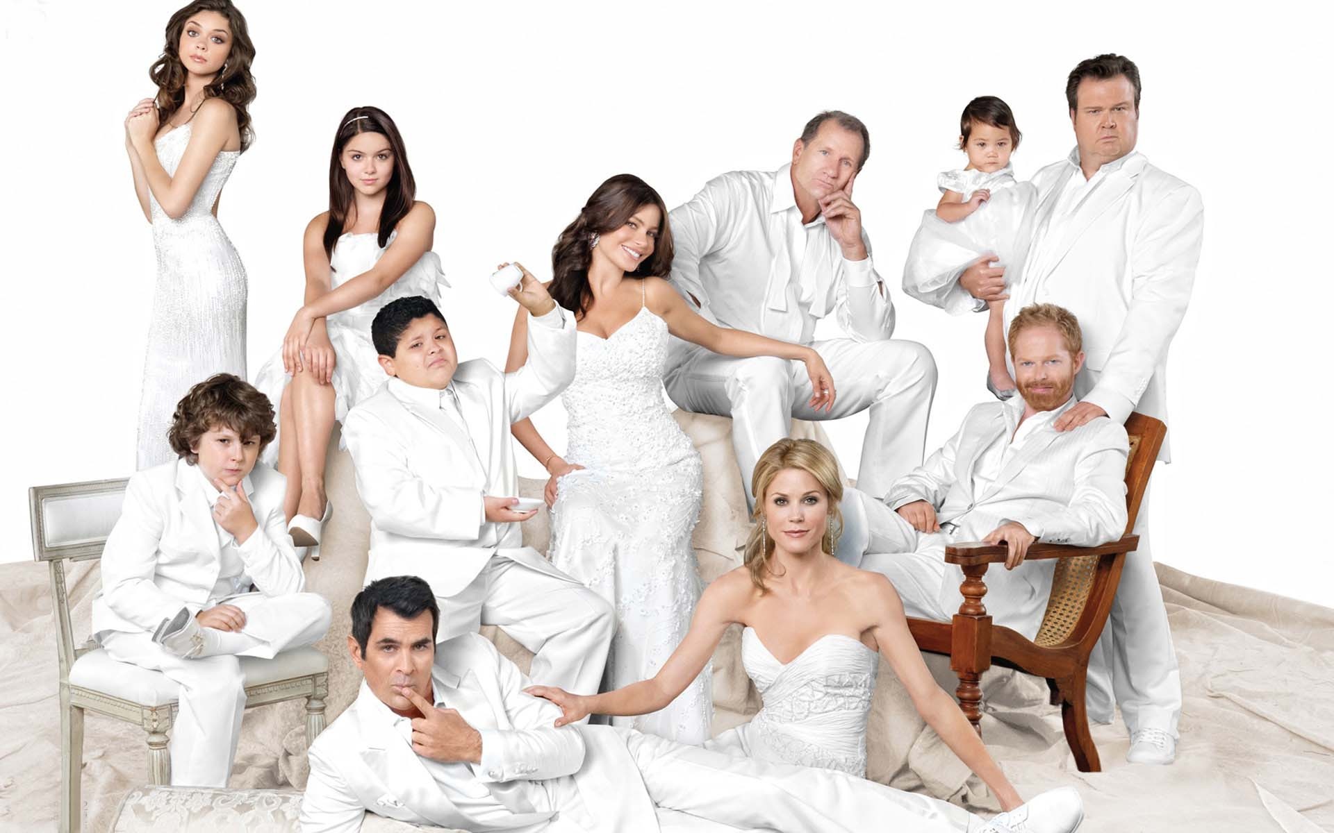 Modern Family, TV Series, Multi-generational comedy, Relatable family, 1920x1200 HD Desktop