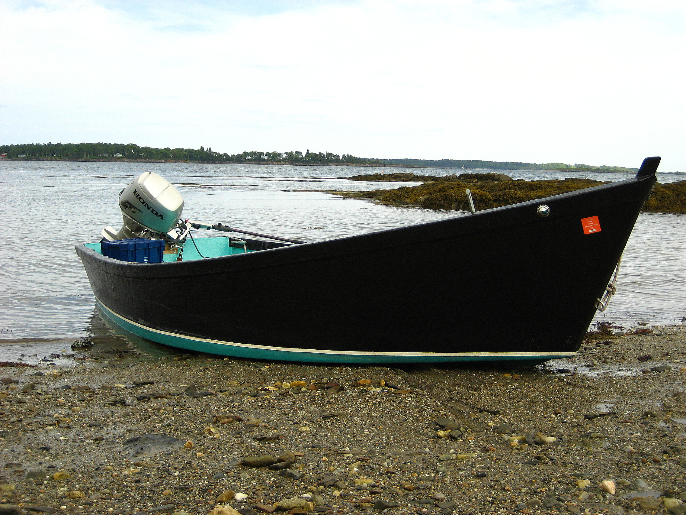 Skiff: A flatbottom open boat of shallow draft, Having a pointed bow and a square stern. 2280x1710 HD Background.