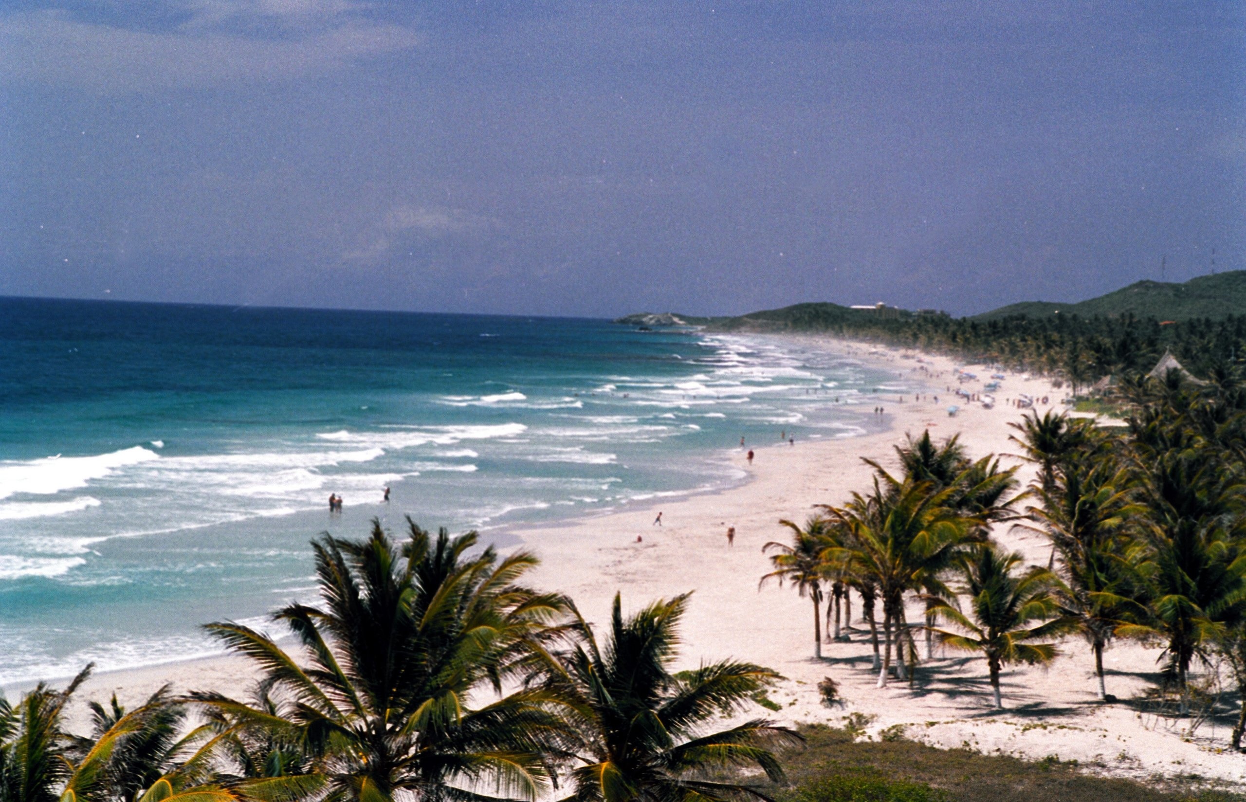 Margarita Island (Venezuela): Playa el Agua, The host venue for the Caribbean Series in 2010 and 2014. 2560x1650 HD Background.
