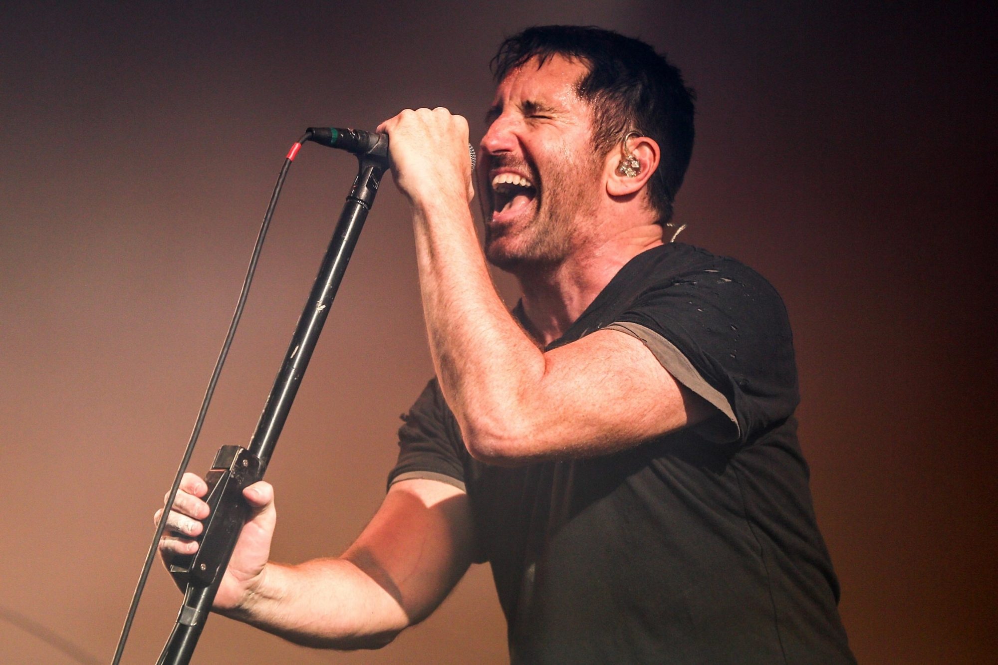 Trent Reznor, Honest interview, New Nine Inch Nails album, EW. com, 2000x1340 HD Desktop