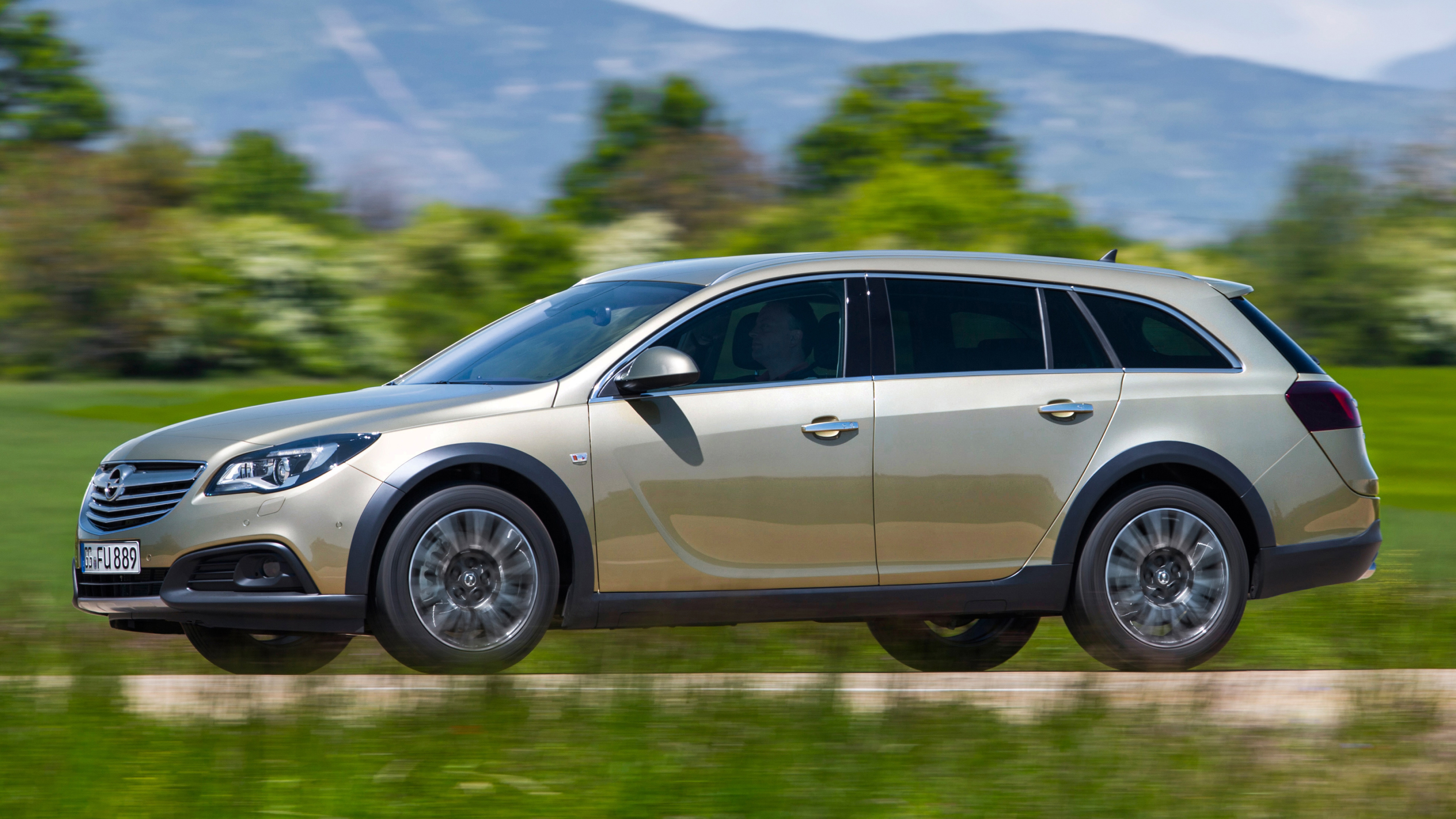 Opel Insignia Country Tourer, High-resolution wallpapers, Luxury car model, Exquisite design, 3840x2160 4K Desktop