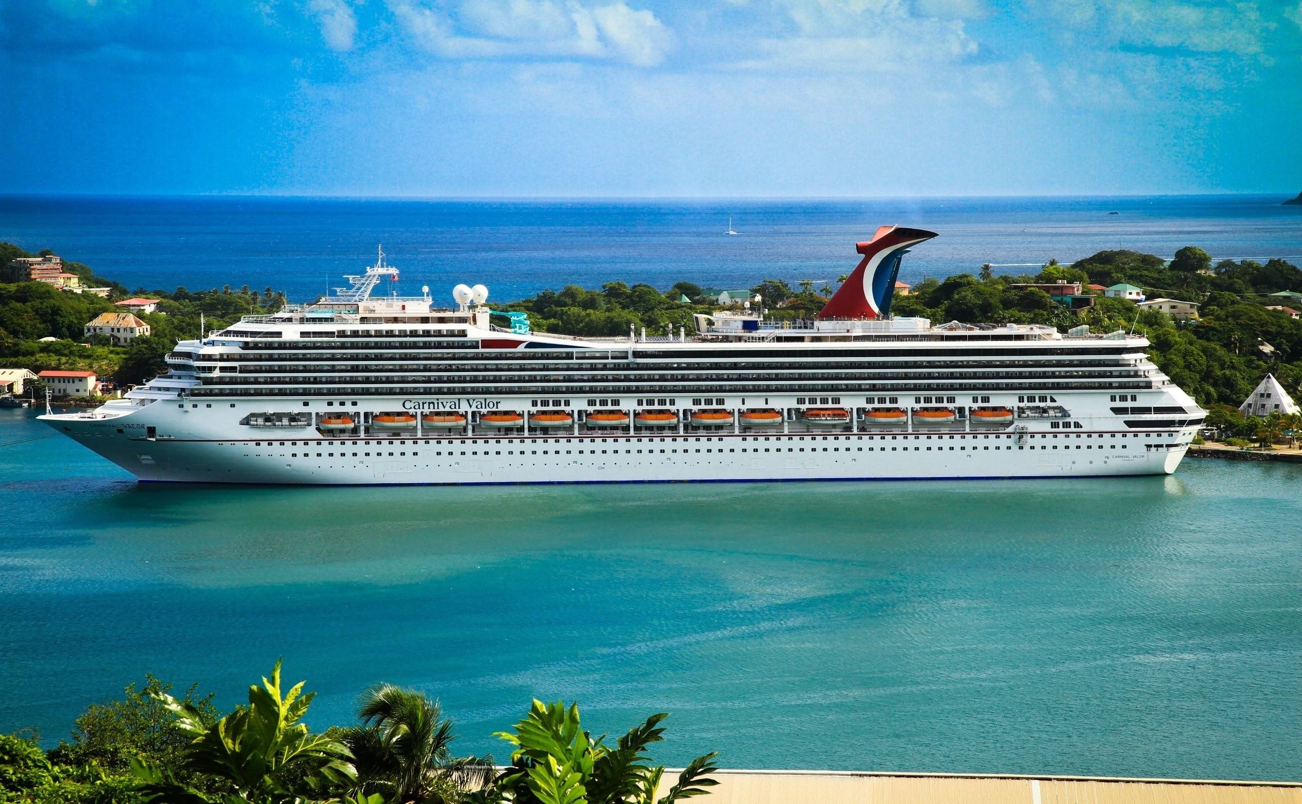 Ship: Caribbean cruise, Carnival Valor, Large watercraft. 2600x1610 HD Wallpaper.