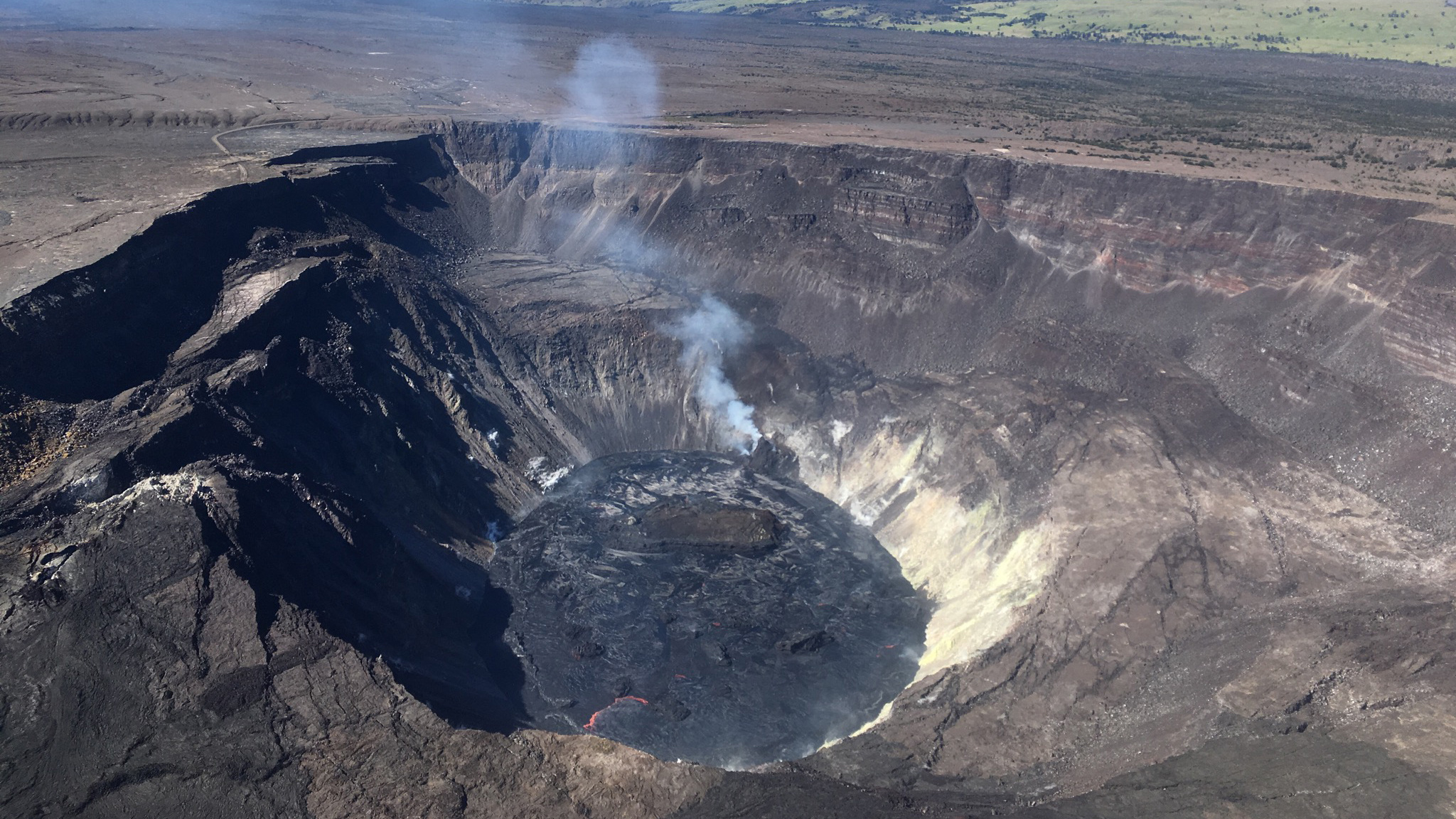 Klauea volcano, Lava flow, Hawaii tourism, CNN travel, 2050x1160 HD Desktop