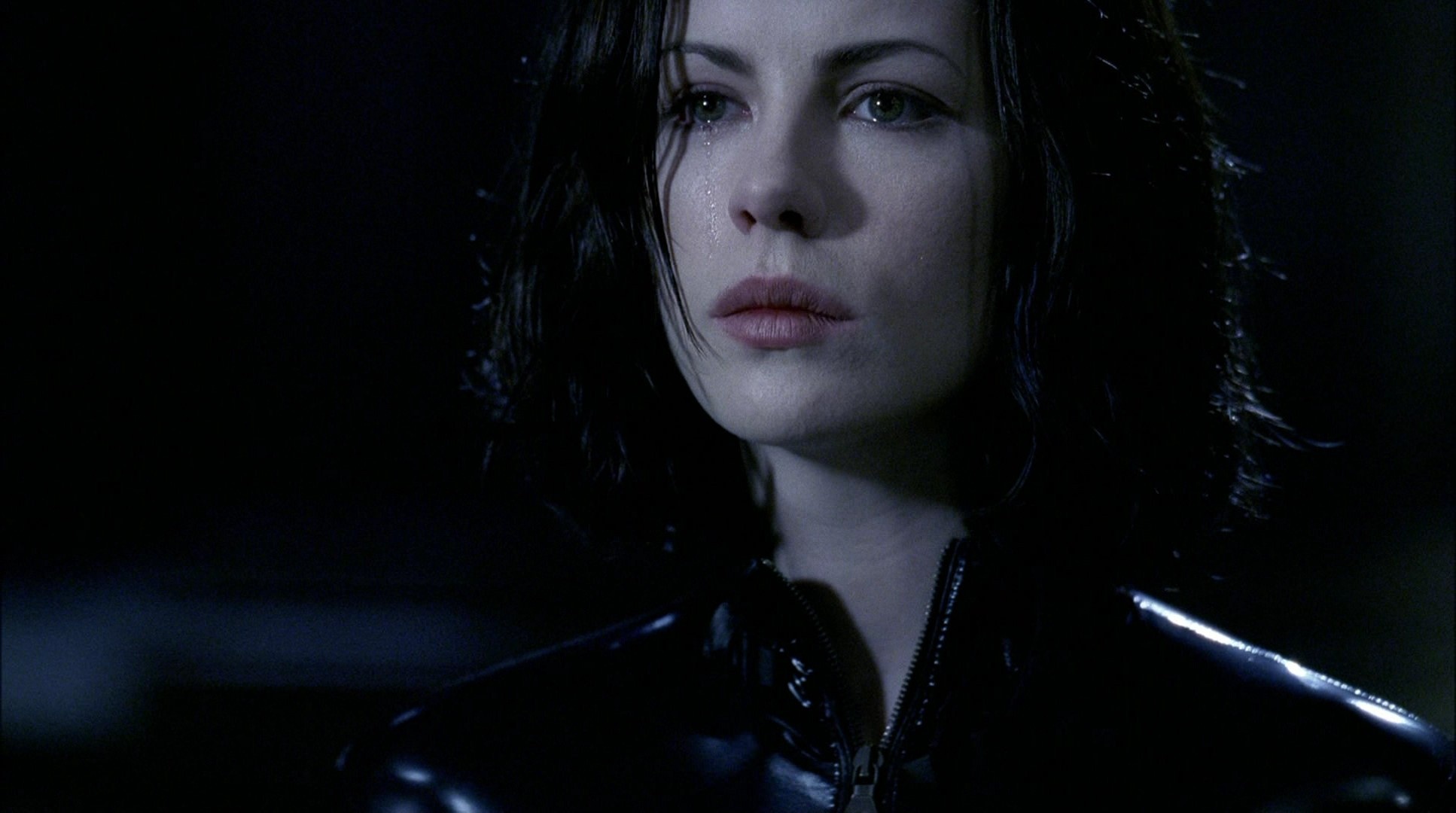 Selene (Underworld): Franchise’s main character and the most famous protagonist. 1940x1080 HD Background.