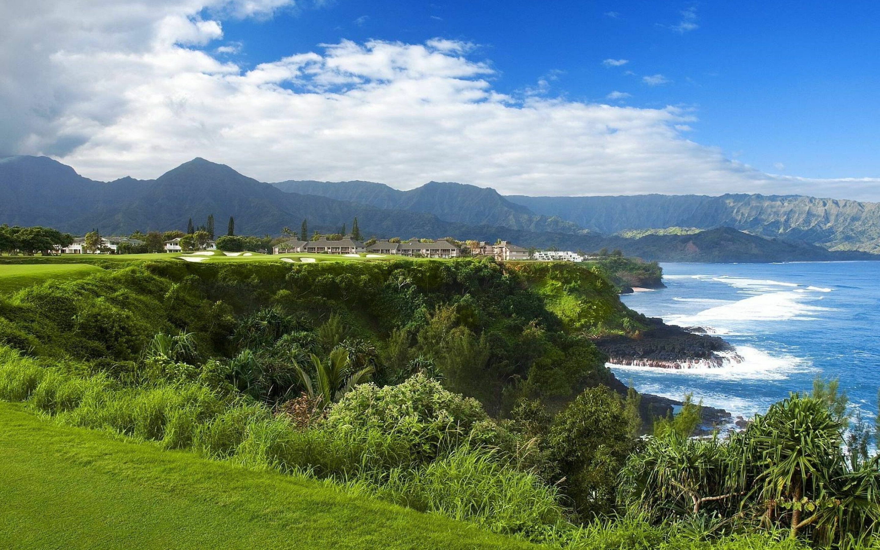 Kauai wallpaper, Captivating visuals, Striking landscapes, Virtual getaway, 2880x1800 HD Desktop