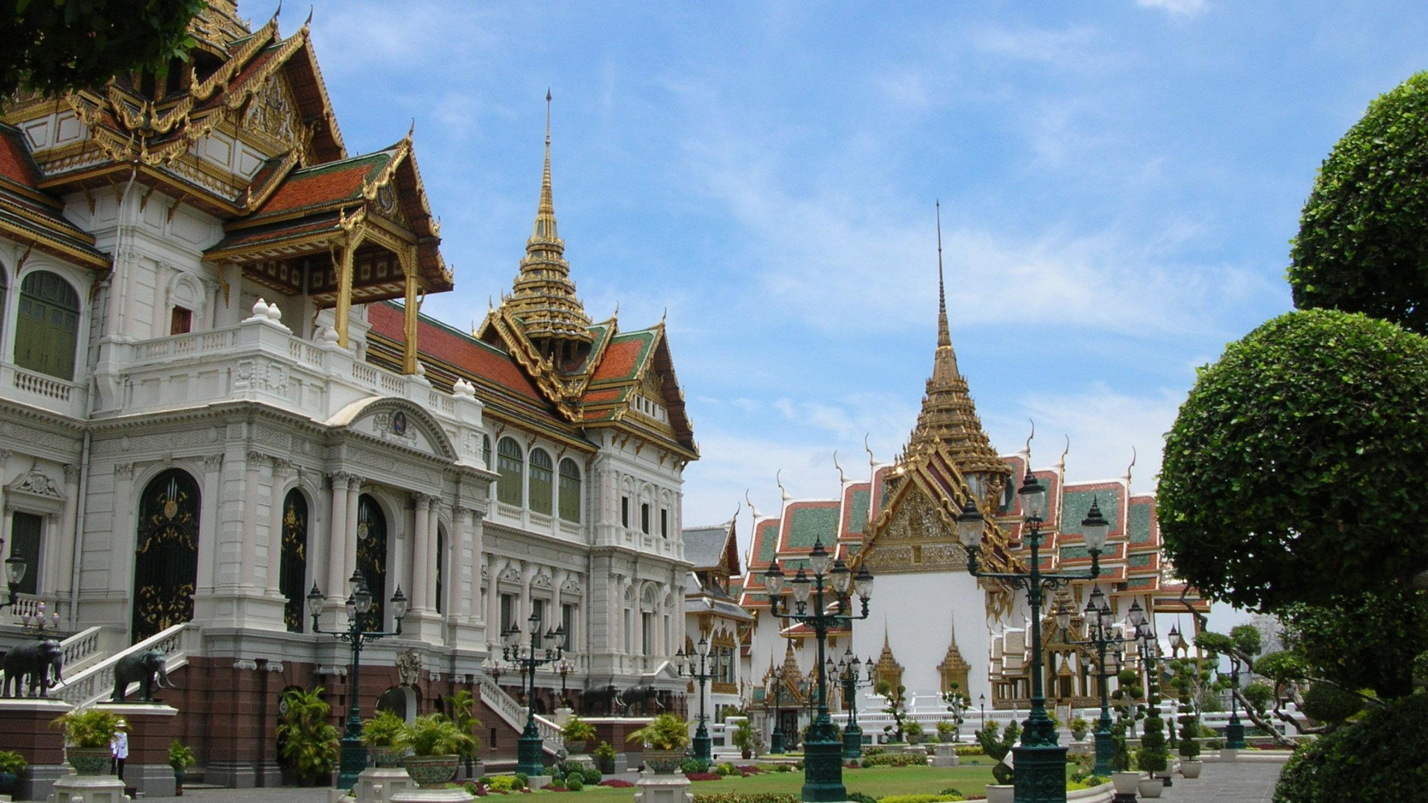 The Grand Palace, Bangkok style, HD desktop wallpaper, 2050x1160 HD Desktop