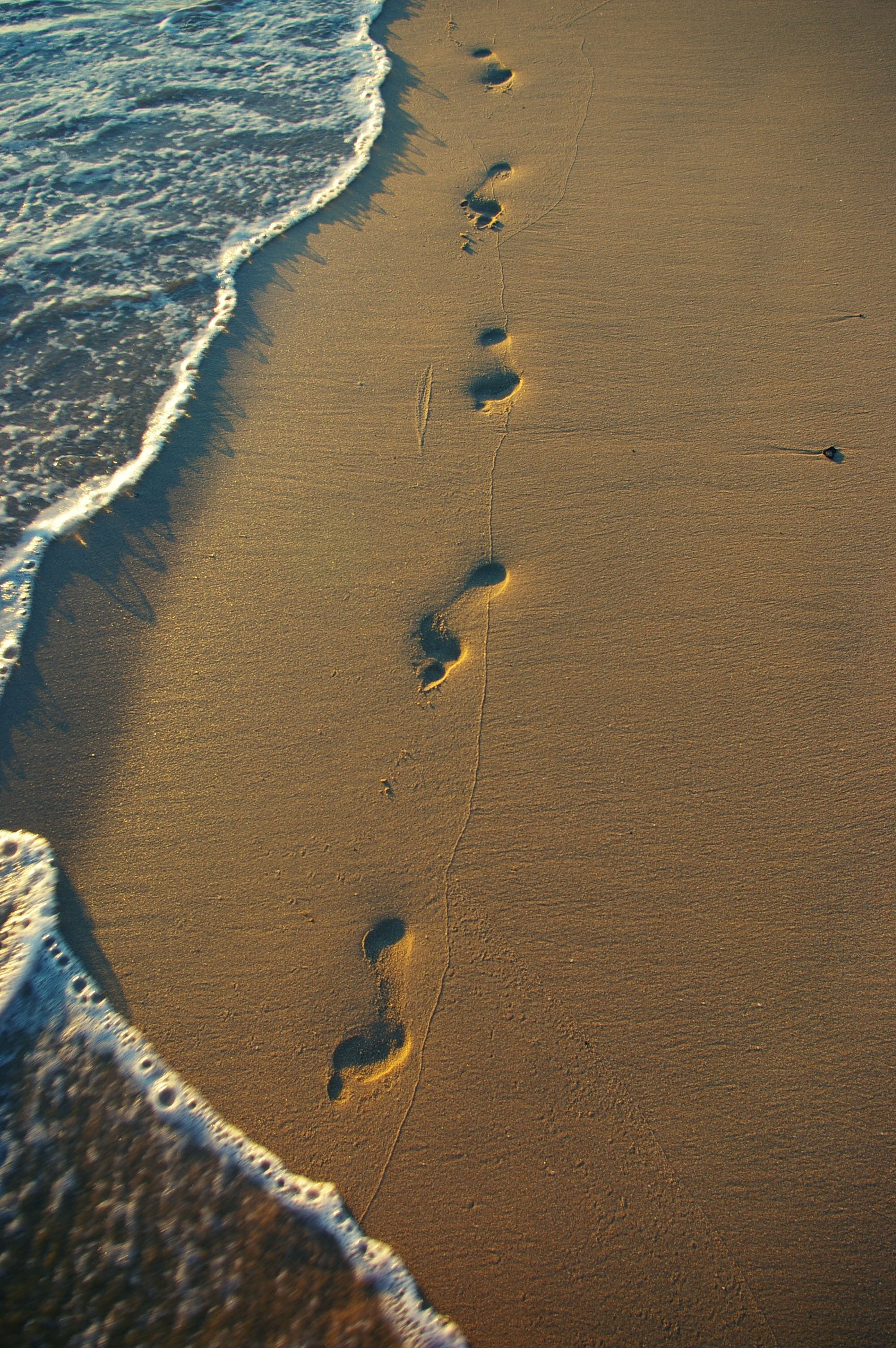 Footprints in the Sand, Sand footprints, Footprint wallpaper, 2000x3010 HD Handy