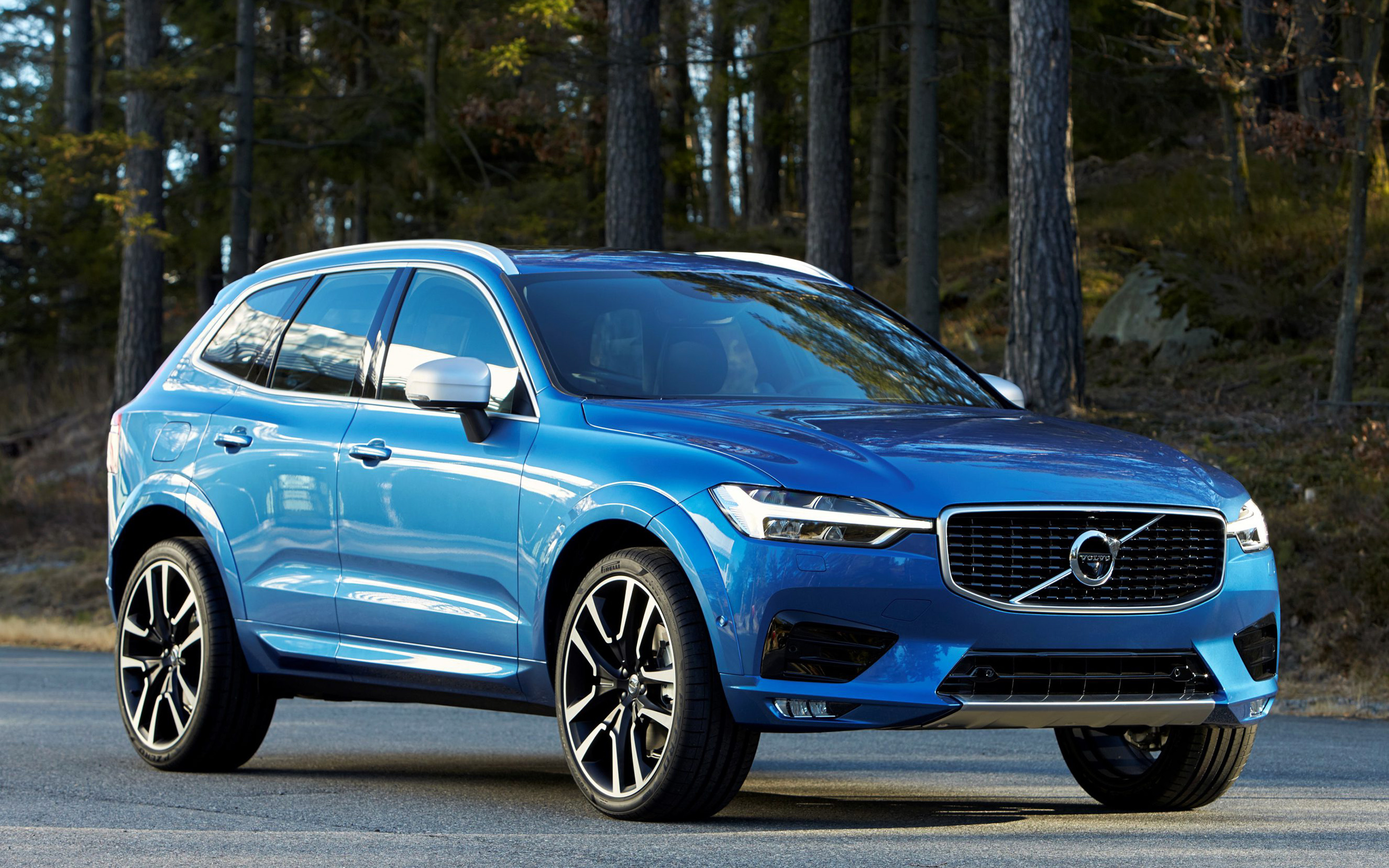 Volvo XC60, Latest model, Dynamic crossover, Unmatched reliability, 2880x1800 HD Desktop
