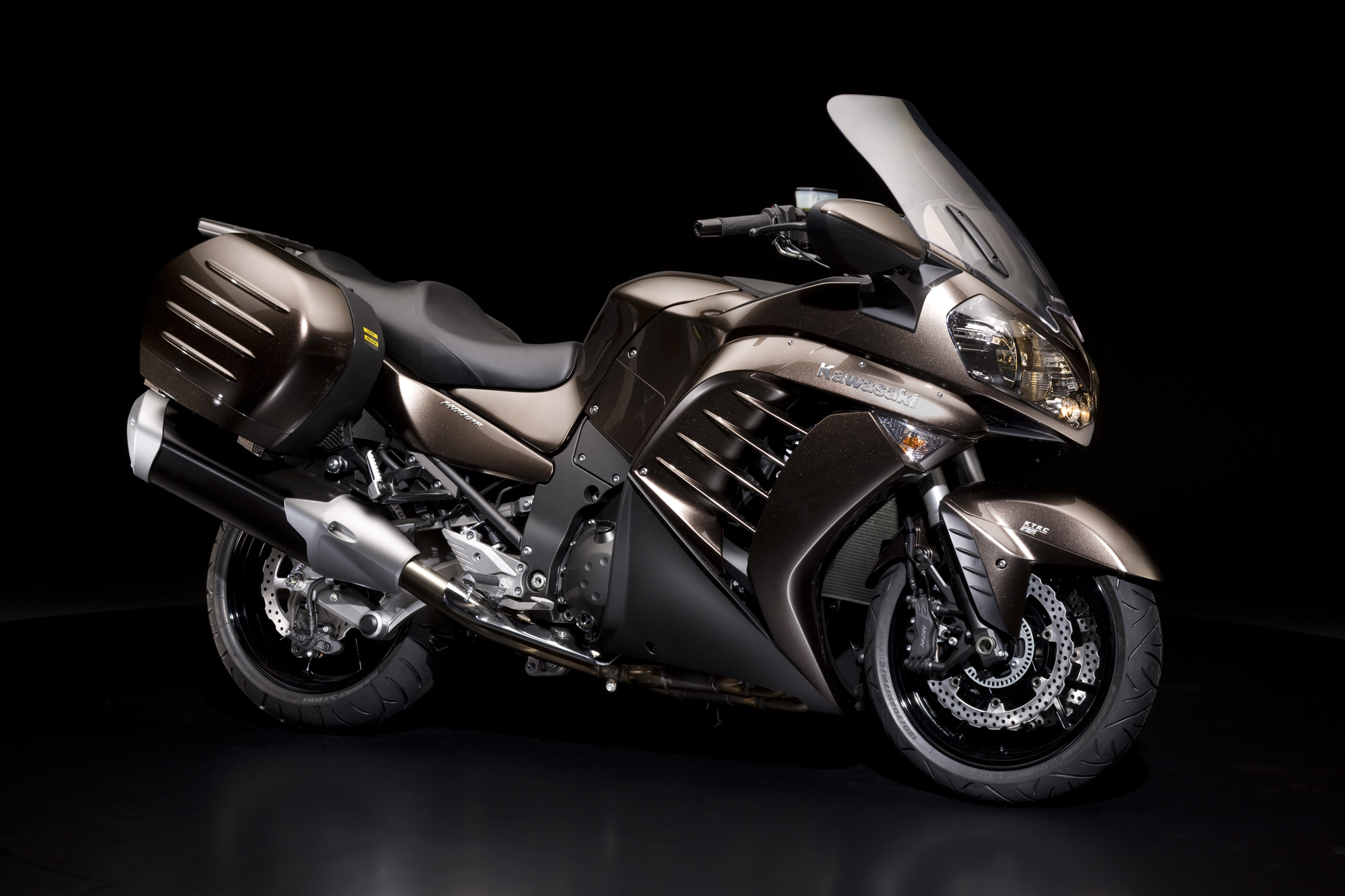 Kawasaki 1400GTR, 2013 model, Photos and information, 2000x1340 HD Desktop