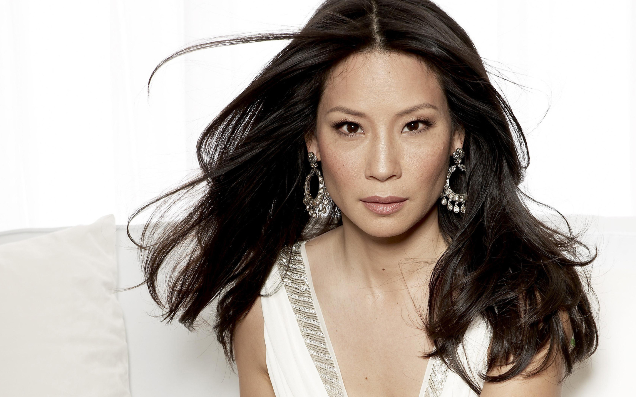Lucy Liu: Nominated for the People’s Choice Award for ‘Favorite T.V. Crime Drama Actress’. 2560x1600 HD Background.