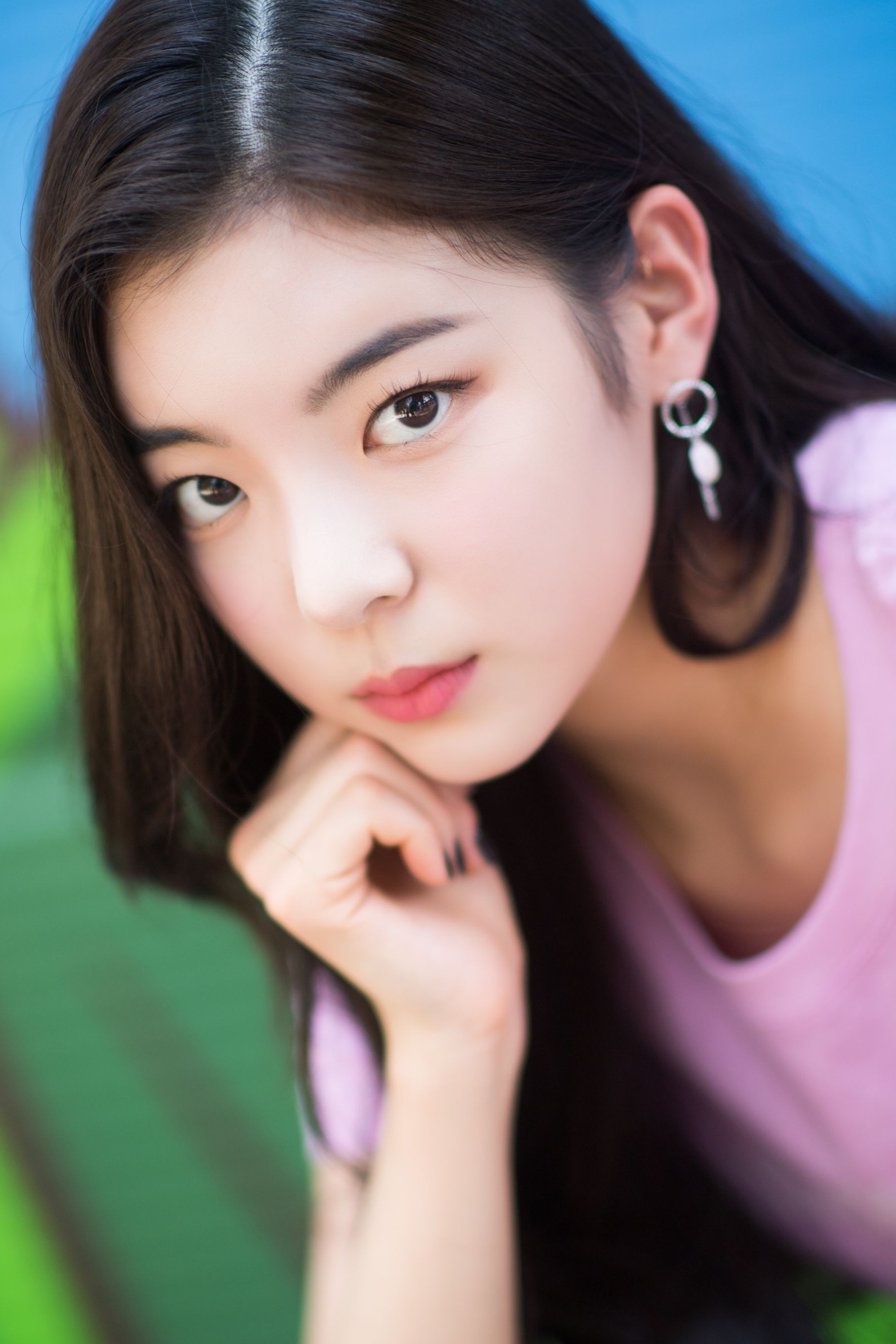 ITZY Lia, Vibrant wallpapers, Spunky backgrounds, K-pop charm, 2000x3000 HD Phone