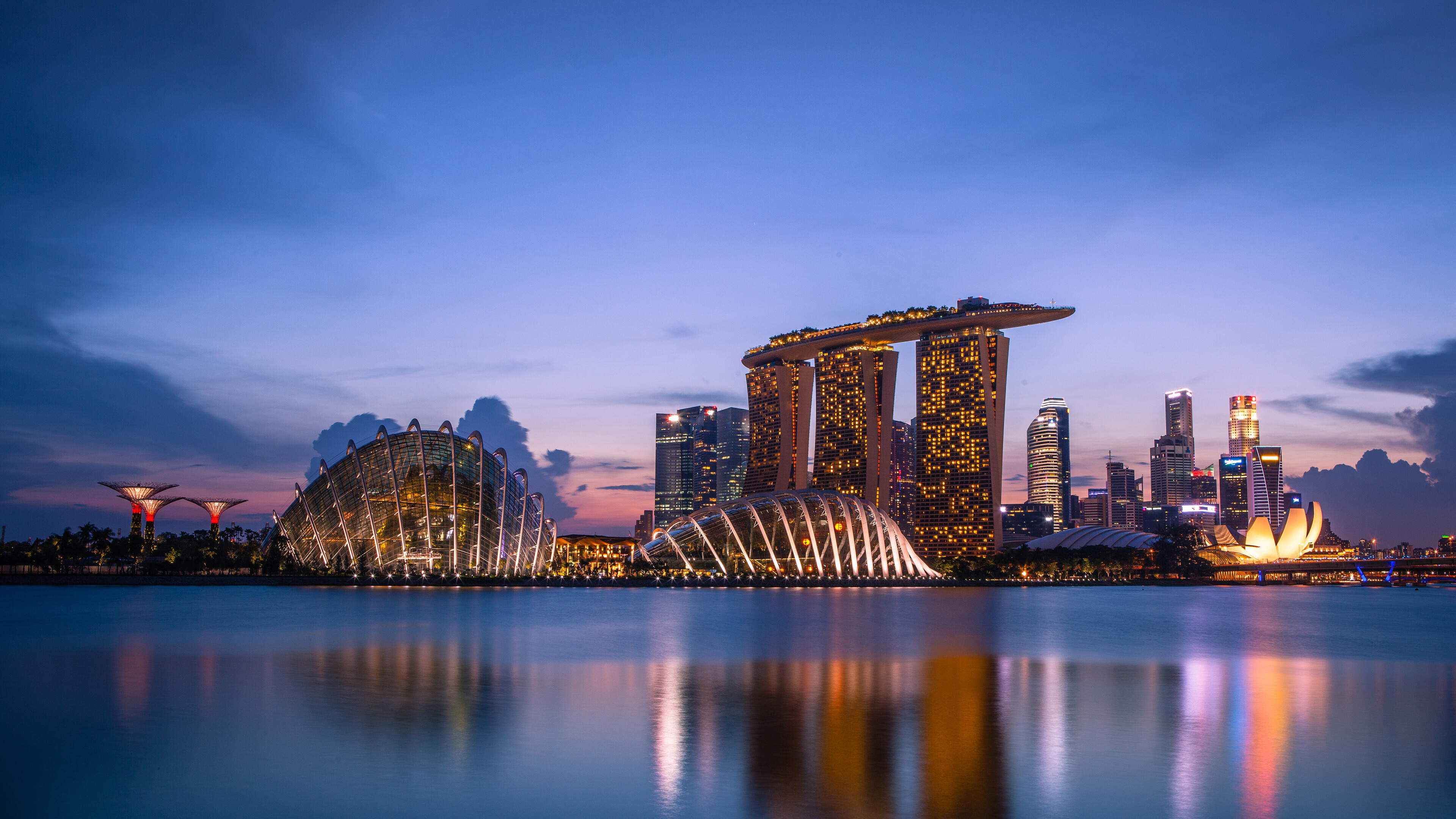 Singapore: A city-state located at the southern tip of the Malay Peninsula. 3840x2160 4K Wallpaper.