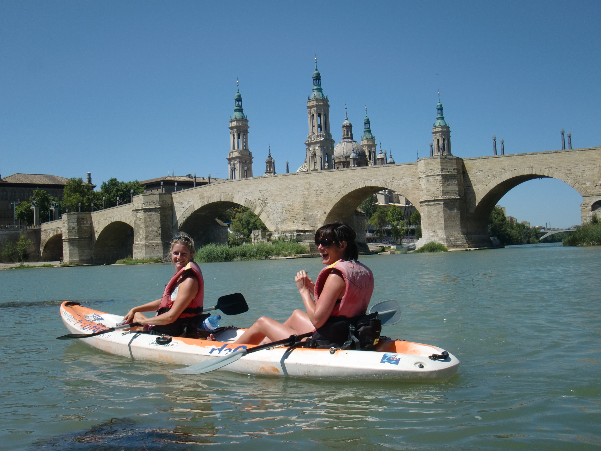 The Ebro River, Kayaking Adventure, Zaragoza Sights, Ebronautas' Guide, 2560x1920 HD Desktop