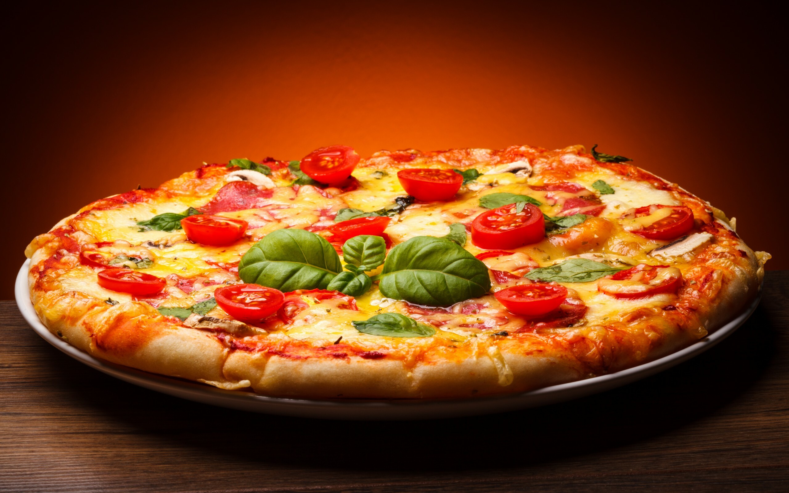 Pizza: Delicious Italian food, Basil, Tomatoes. 2560x1600 HD Background.