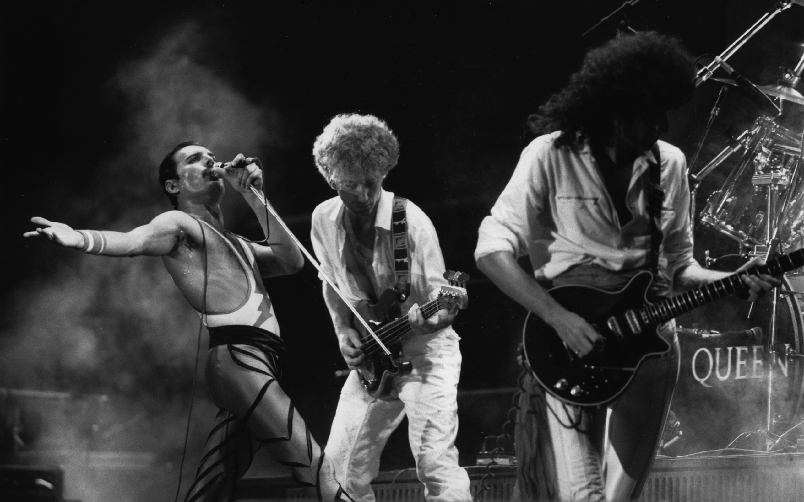 Queen band, Iconic musicians, Brian May, Desktop wallpaper, 2560x1600 HD Desktop