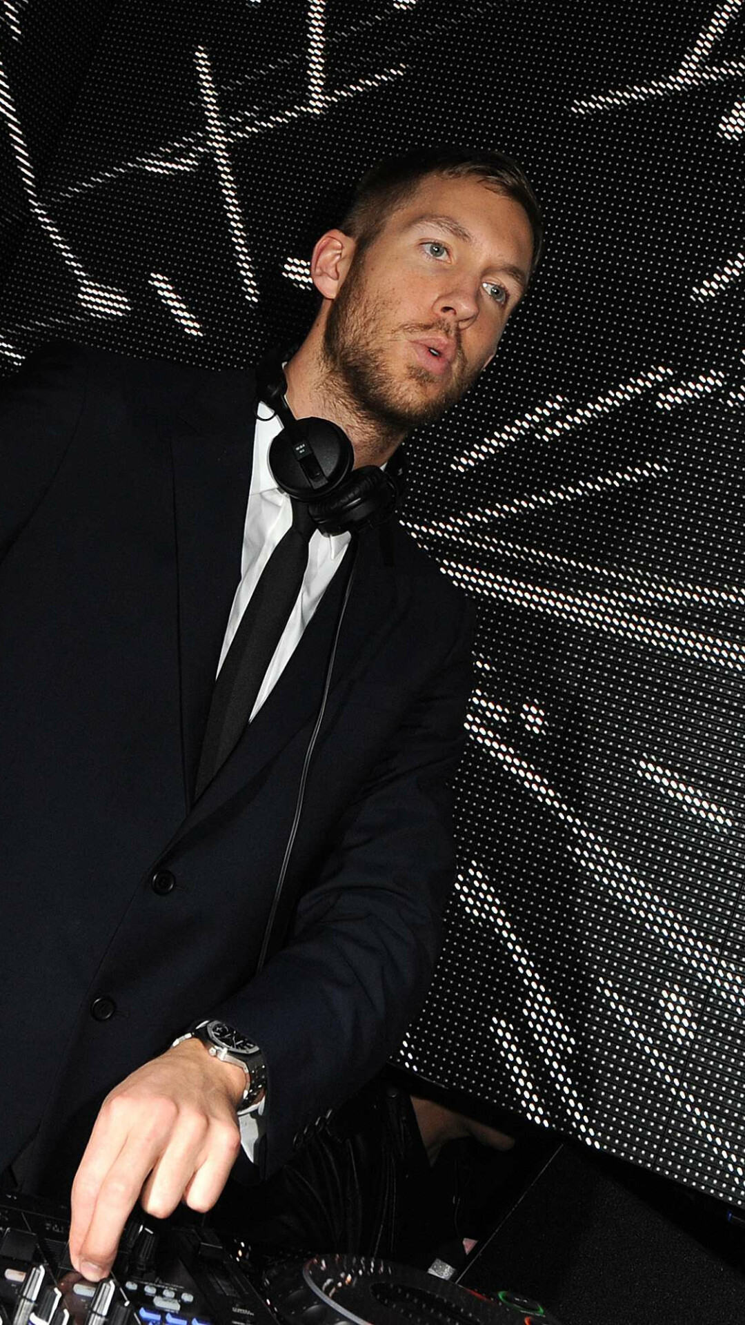 Calvin Harris: "Motion" became the singer's second consecutive number-one album on the Dance/Electronic Albums chart. 1080x1920 Full HD Background.