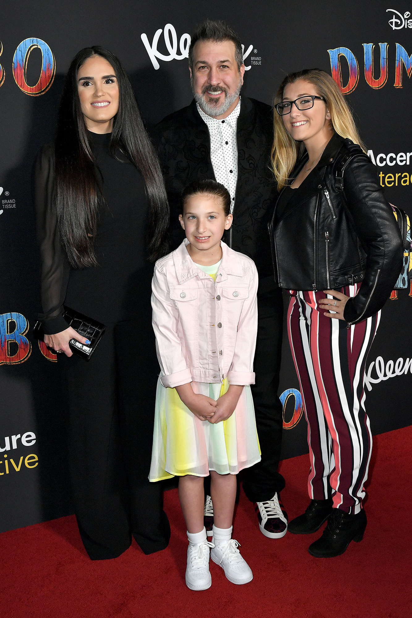 Joey Fatone, Co-parenting, Ex-wife, Kelly Baldwin, 1340x2000 HD Handy