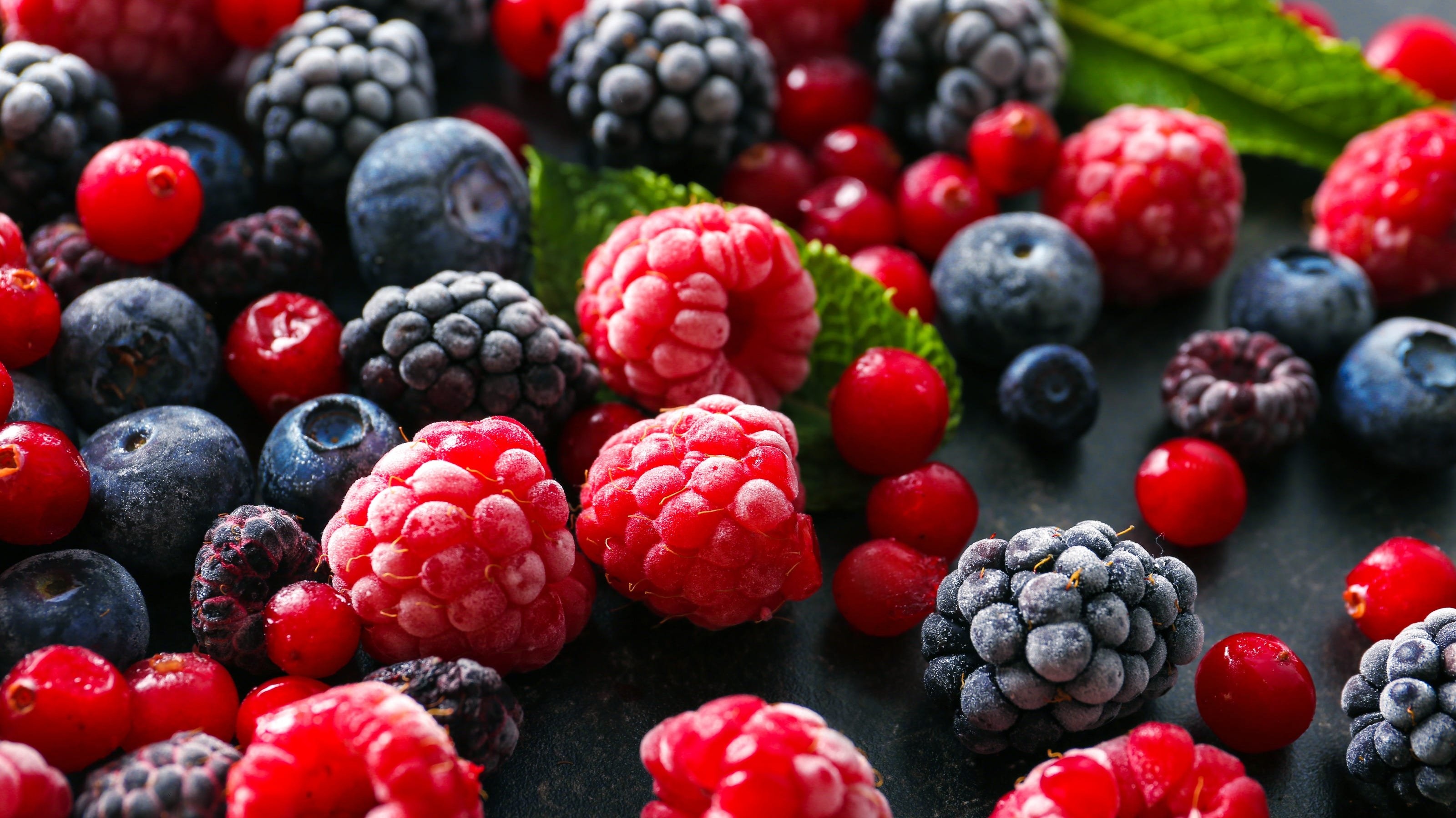 Captivating berry wallpaper, A feast for the eyes, Nature's bounty, Stunning image, 3200x1800 HD Desktop