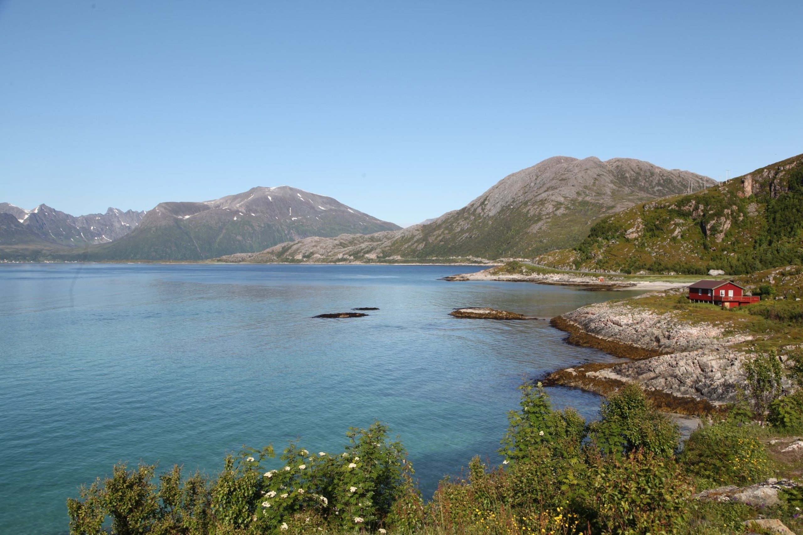 Sommaroy, Norway, Hillesoy panorama, Lodging reviews, 2560x1710 HD Desktop