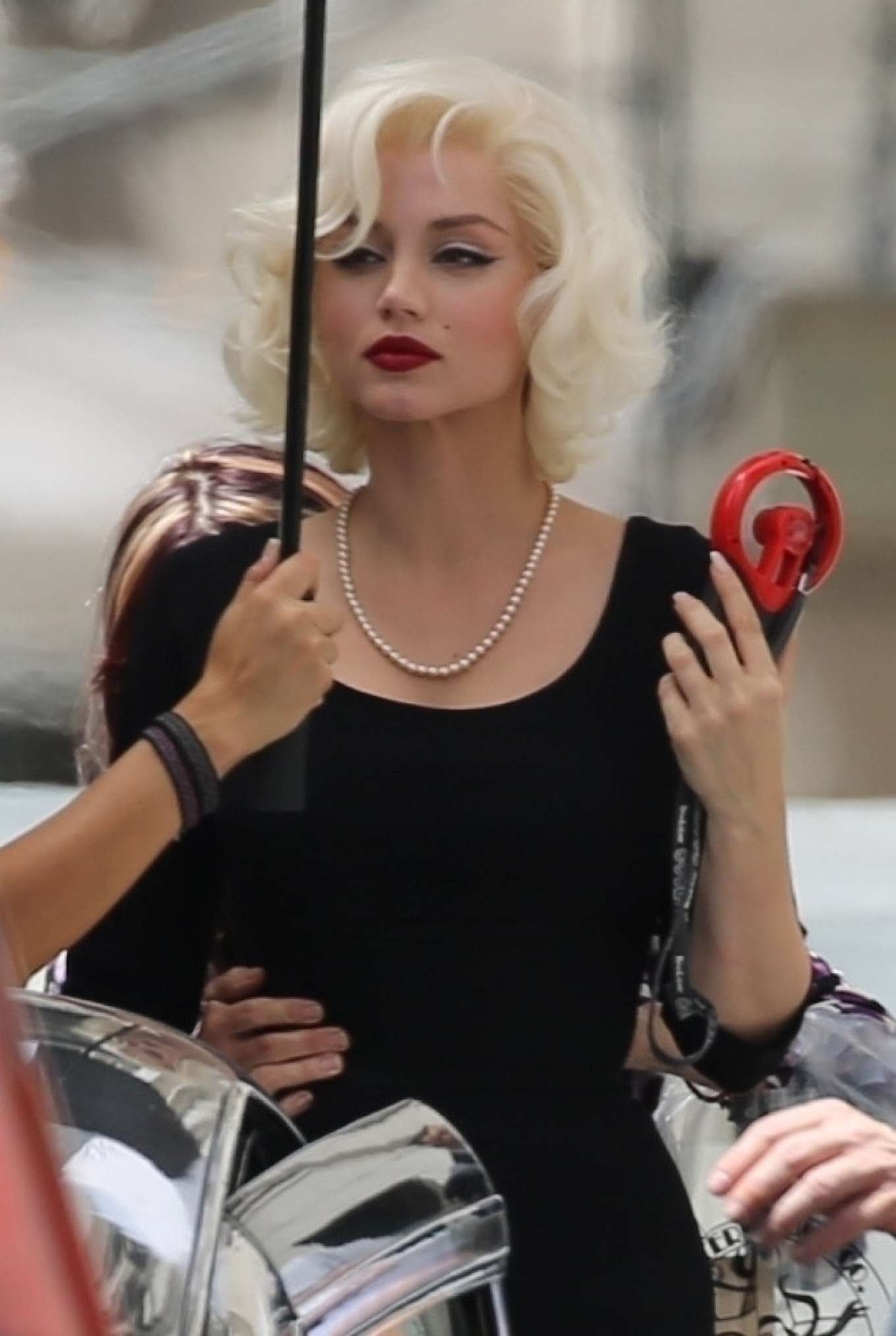 Marilyn Monroe biopic, Ana de Armas as Marilyn, Captivating performance, Hollywood icon, 1360x2030 HD Phone
