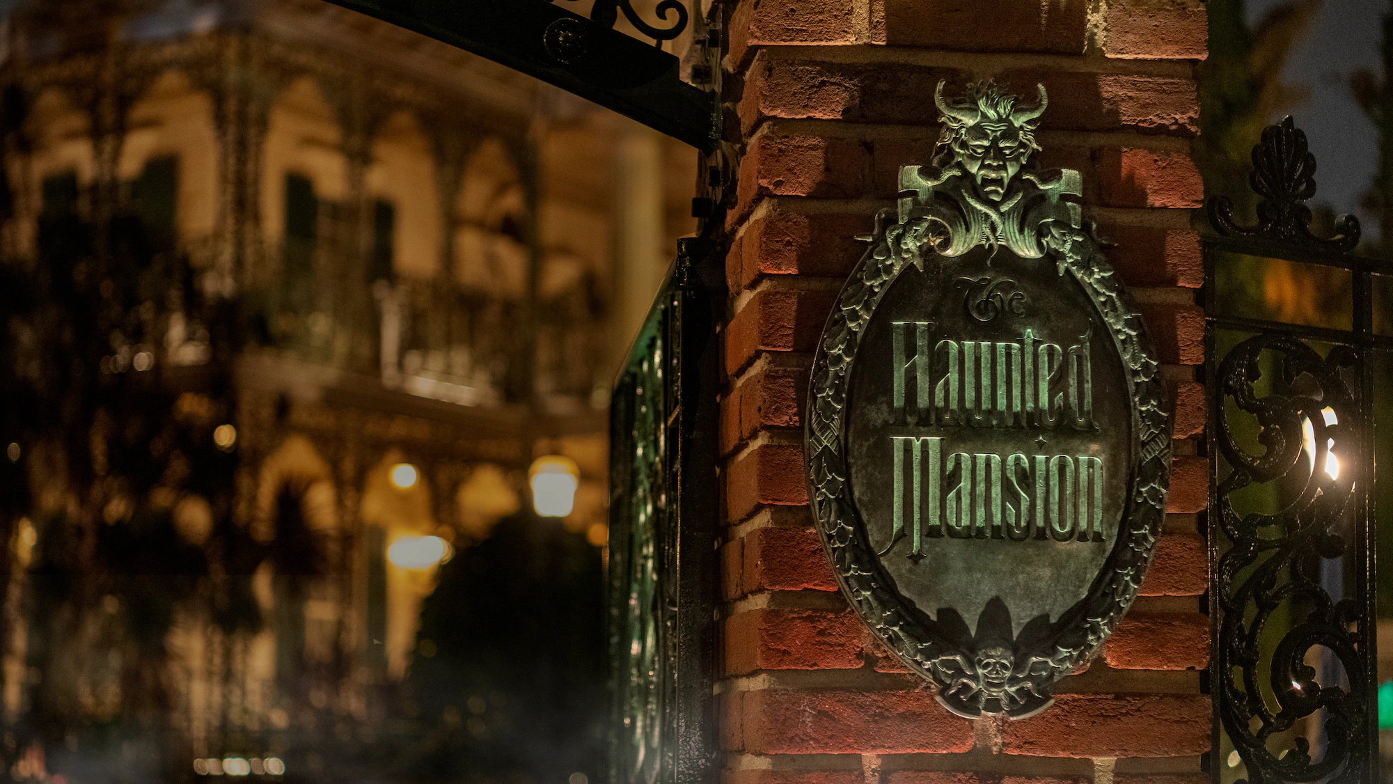 Haunted Mansion, Disneylands, 999 happy haunts, PS4's Dreams VR, 2010x1130 HD Desktop