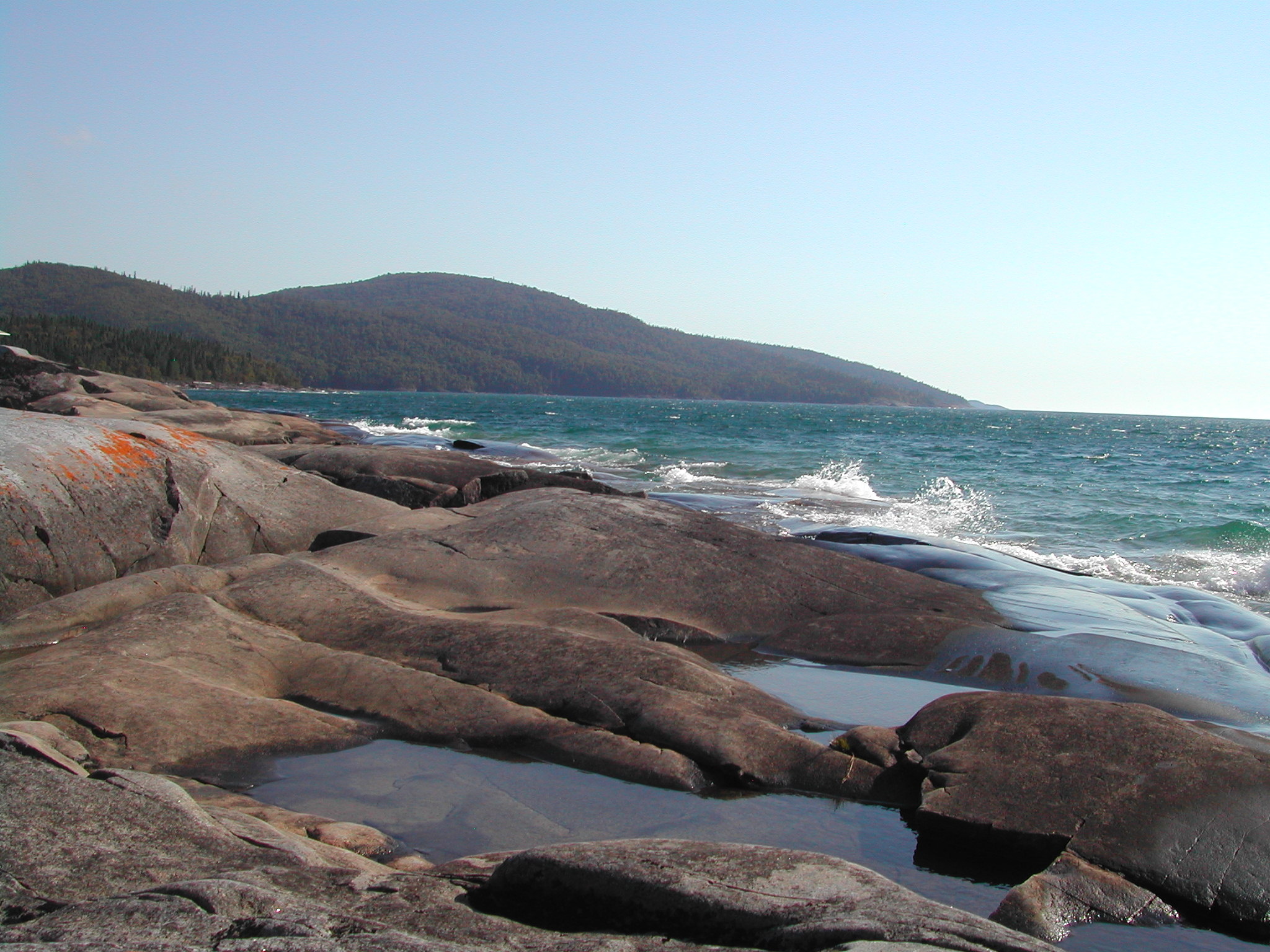 Lake Superior, Shoreline views, From the edge, 2050x1540 HD Desktop