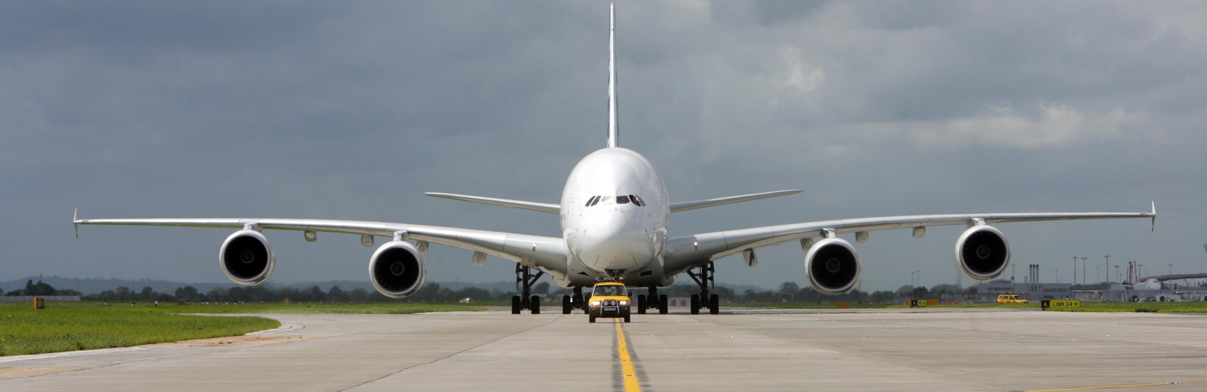Airbus A380, Plane spotting, Heathrow, 3840x1250 Dual Screen Desktop