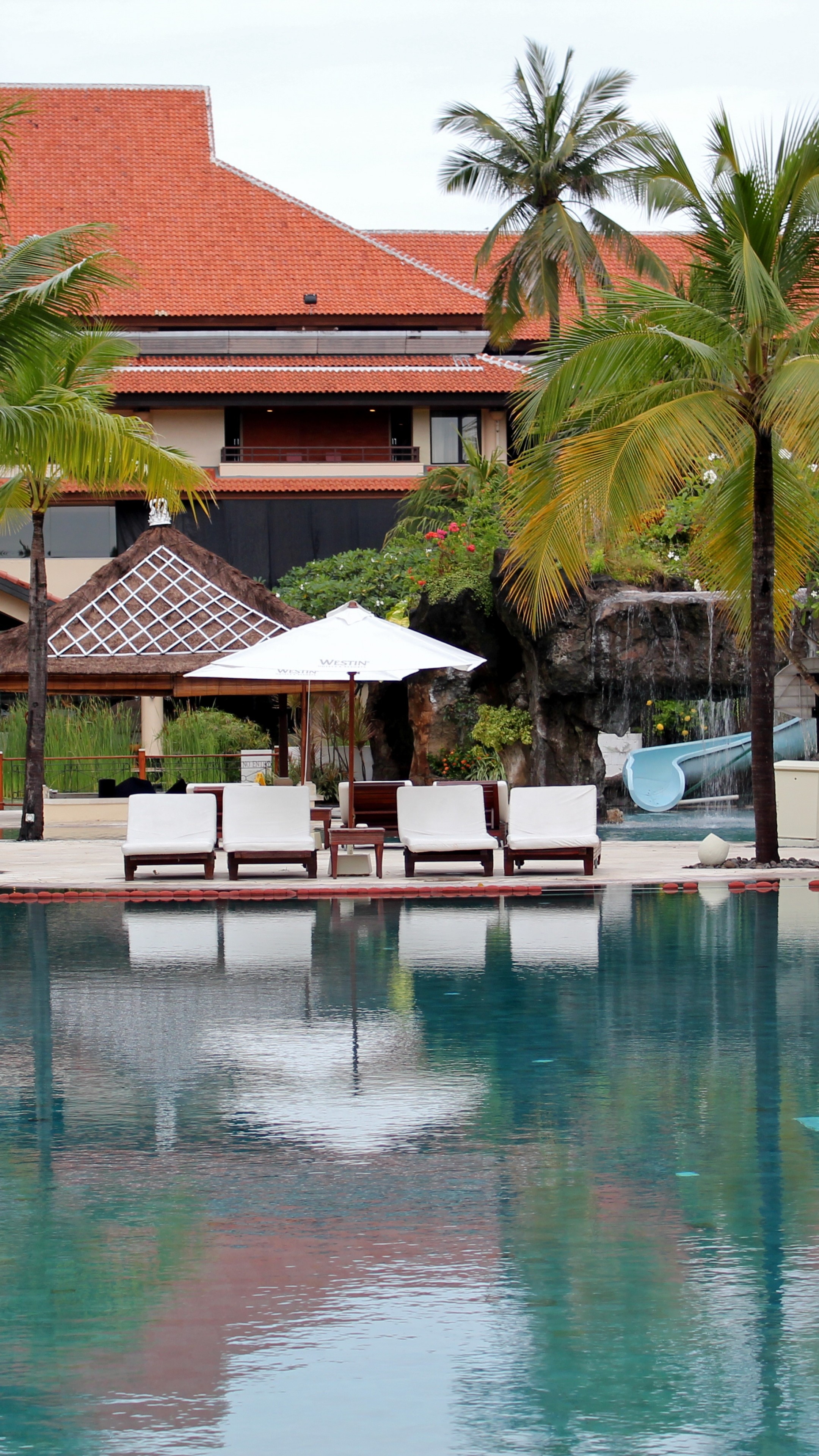 Ubud Hanging Gardens, Award-winning resort, Tropical paradise, Exquisite pools, 2160x3840 4K Phone