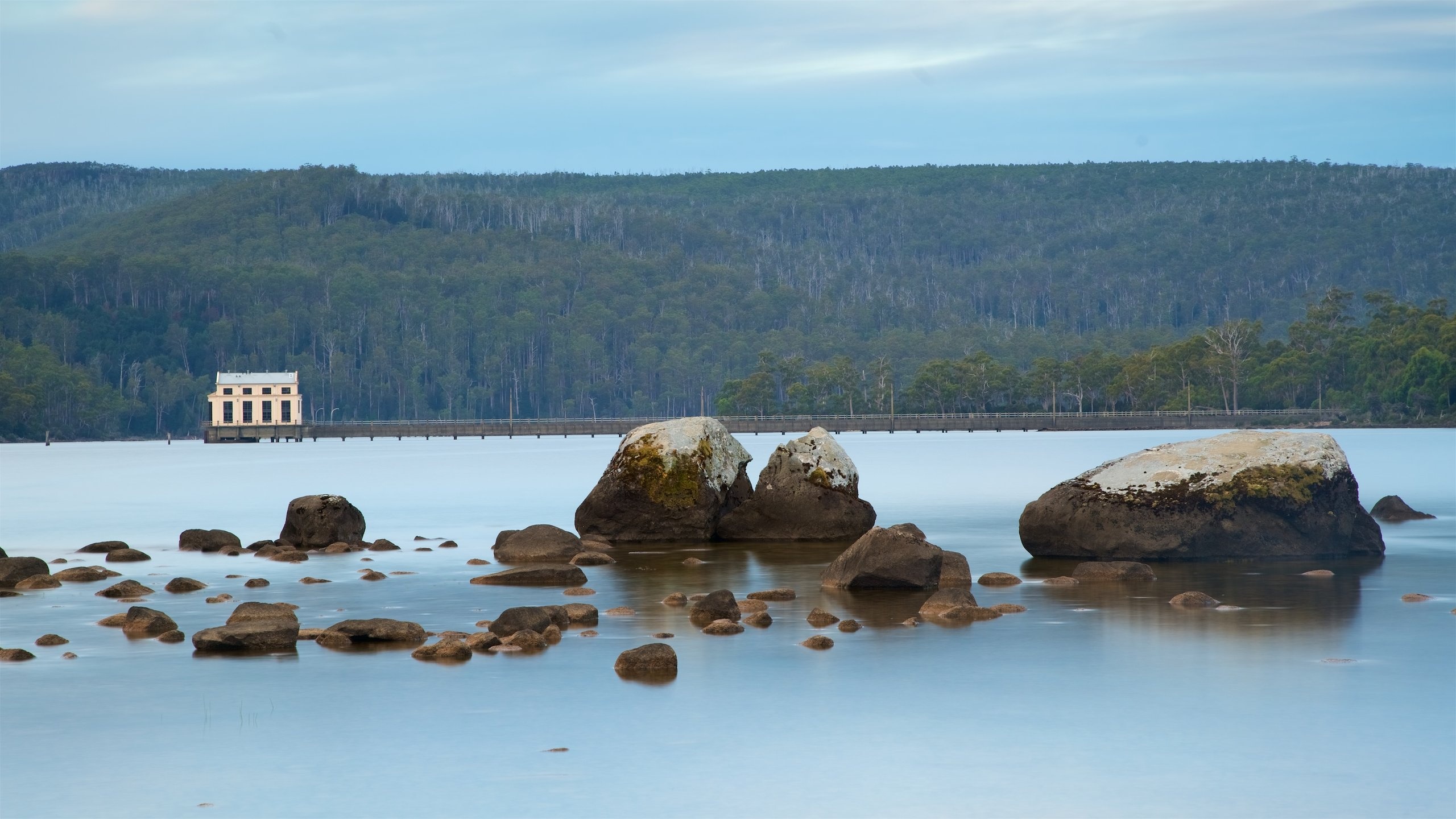 Lake Saint Clair, Tasmania, Fun things to do, Expedia, 2560x1440 HD Desktop