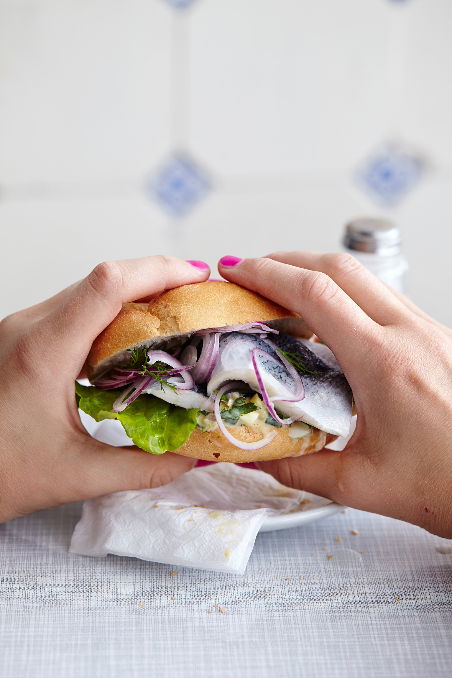 Hamburger: A symbol of American fast food culture, Sandwich. 1540x2300 HD Background.