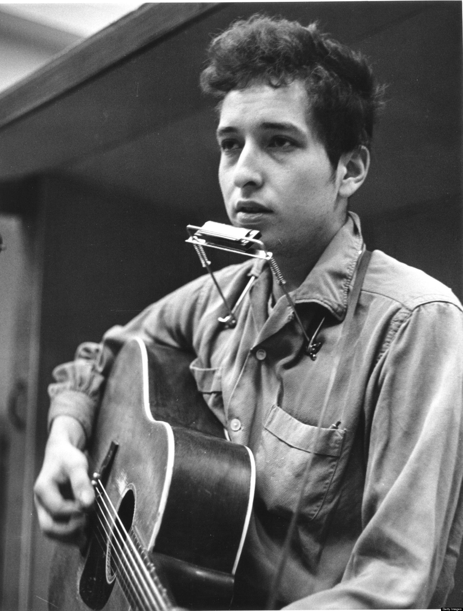 Bob Dylan: His album Bringing It All Back Home marked a move away from the folk scene and a move towards rock and roll. 1540x2030 HD Background.