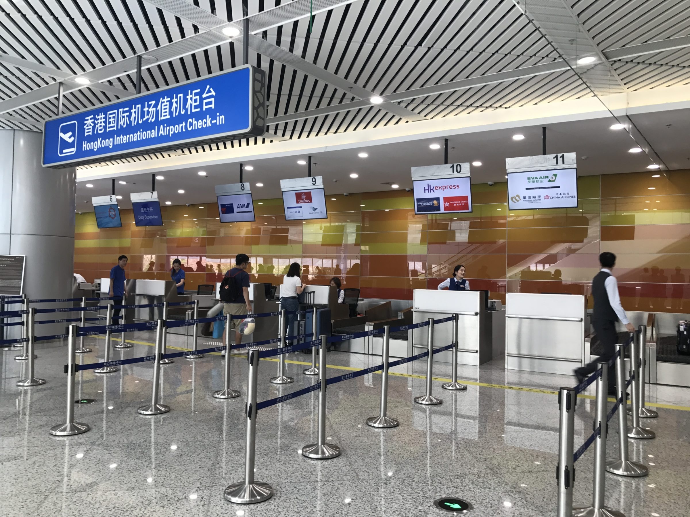 Hong Kong International Airport, Busy travel hub, Asia's World City, Modern infrastructure, 2400x1800 HD Desktop