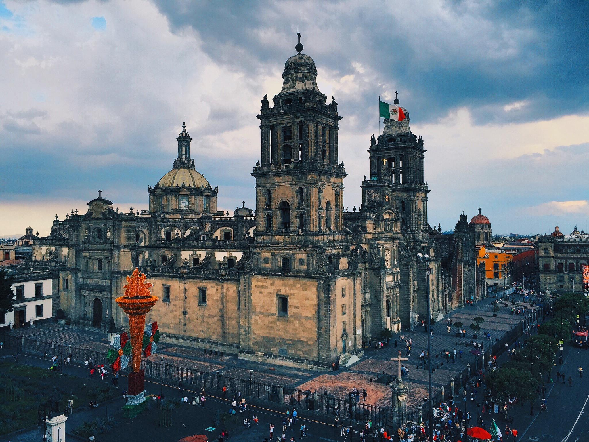 Mexico City, iPhone photography, Vibrant cityscape, Traveler's paradise, 2050x1540 HD Desktop