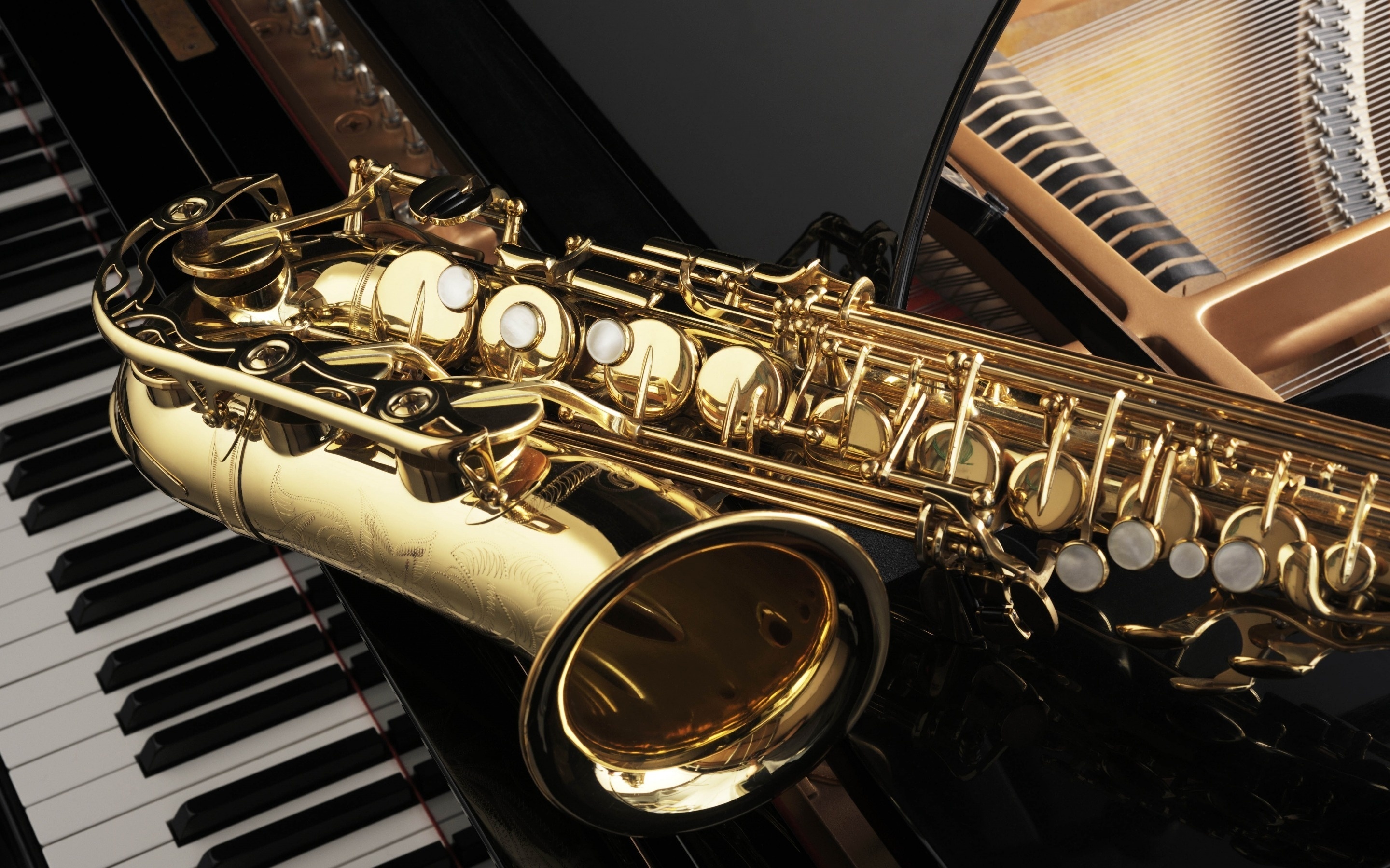 Saxophone: Piano, A musical instrument that is played by blowing through a reed. 2880x1800 HD Wallpaper.
