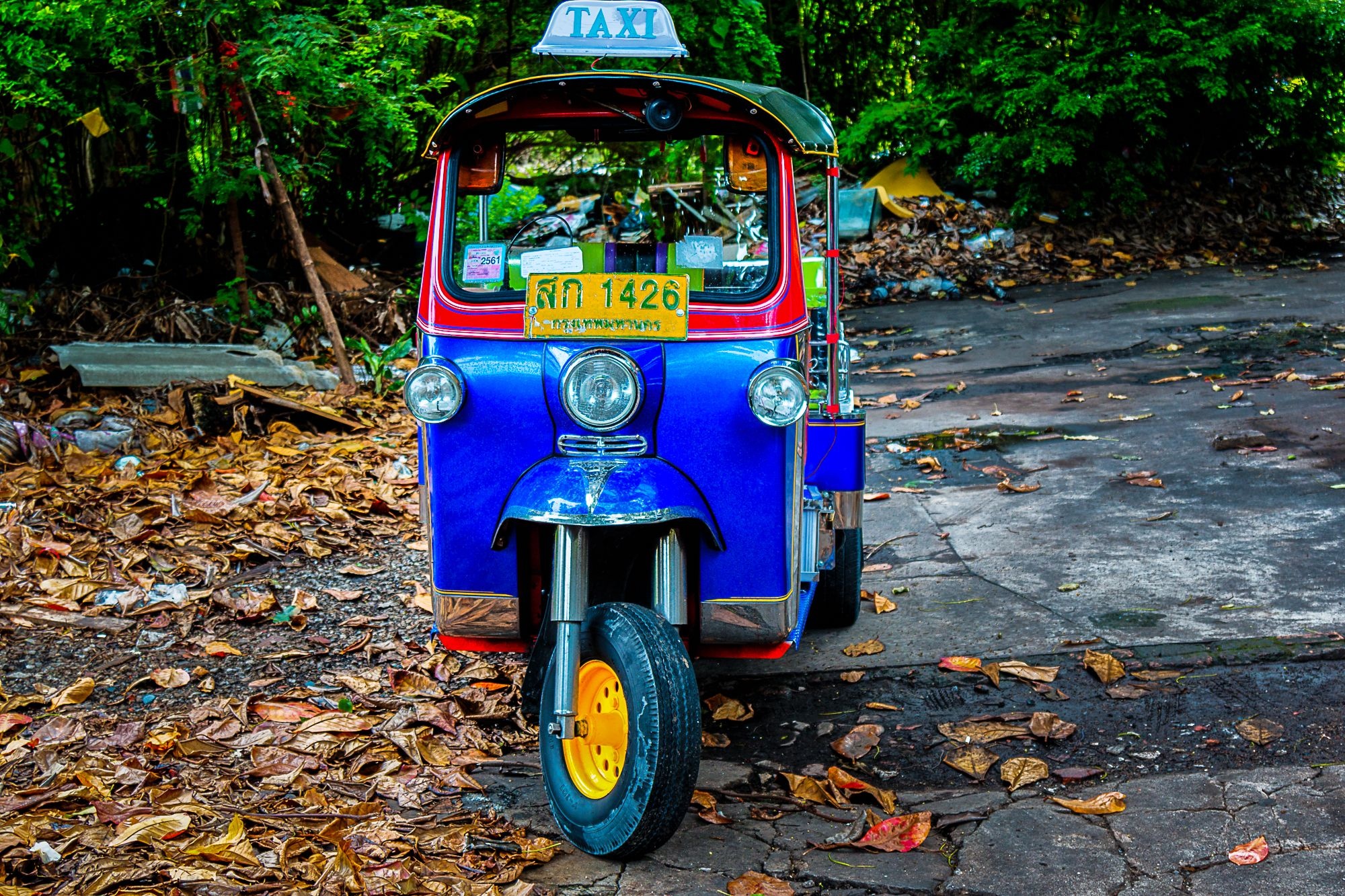 Tuk Tuk Car, Bangkok's iconic taxi, Digital media marketing, Unique transportation, 2000x1340 HD Desktop
