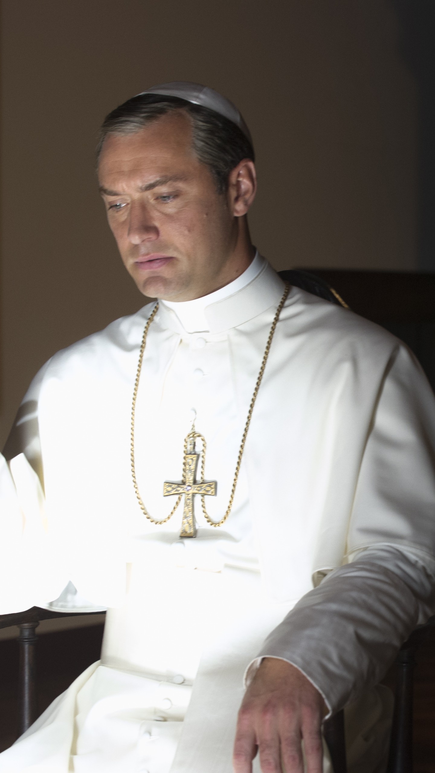 Jude Law, The Young Pope, Best TV series, Ecclesiastical drama, 1440x2560 HD Phone