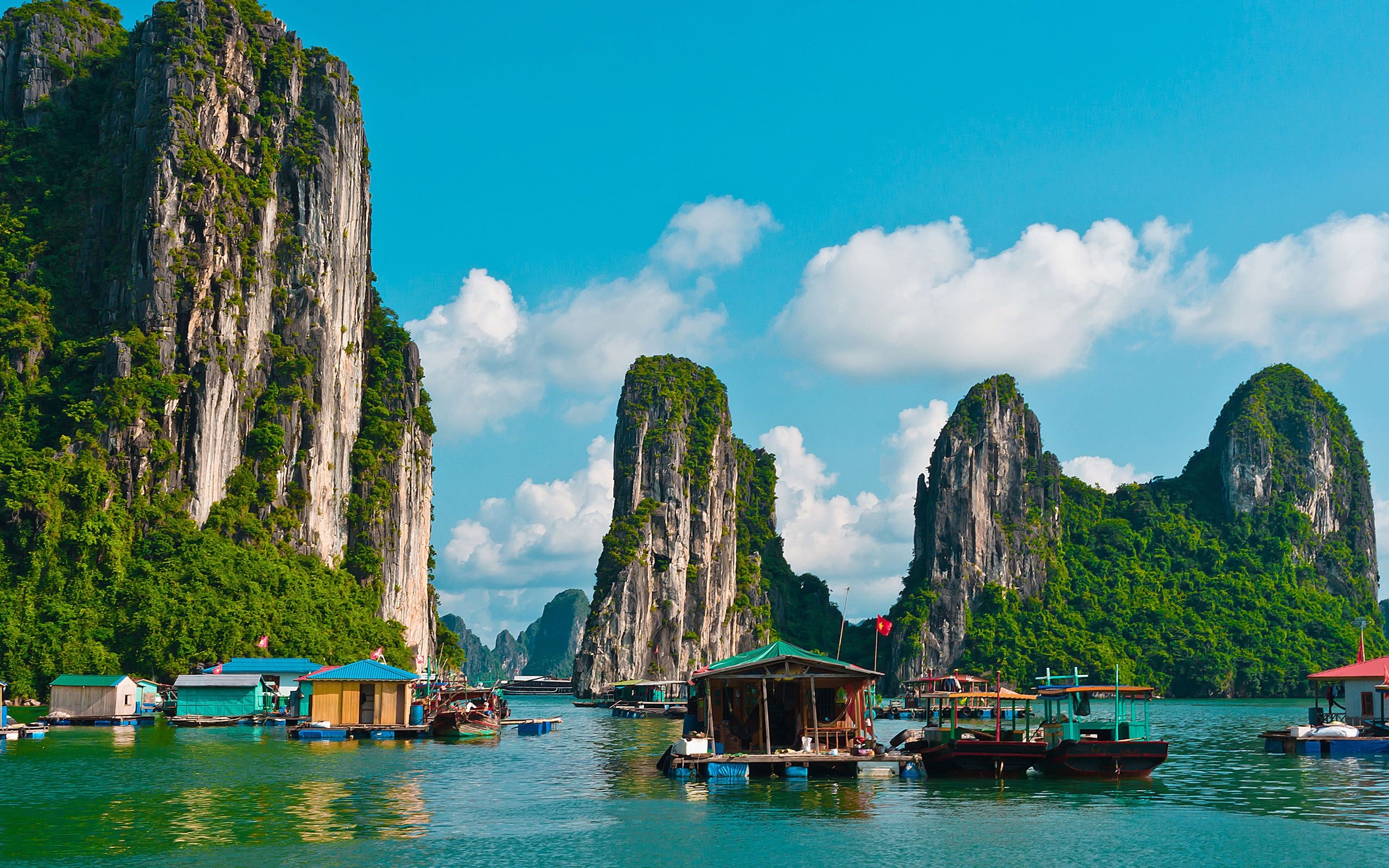 Ha Long Bay Vietnam, UNESCO World Heritage, Scenic wallpapers, Breathtaking landscapes, 2560x1600 HD Desktop