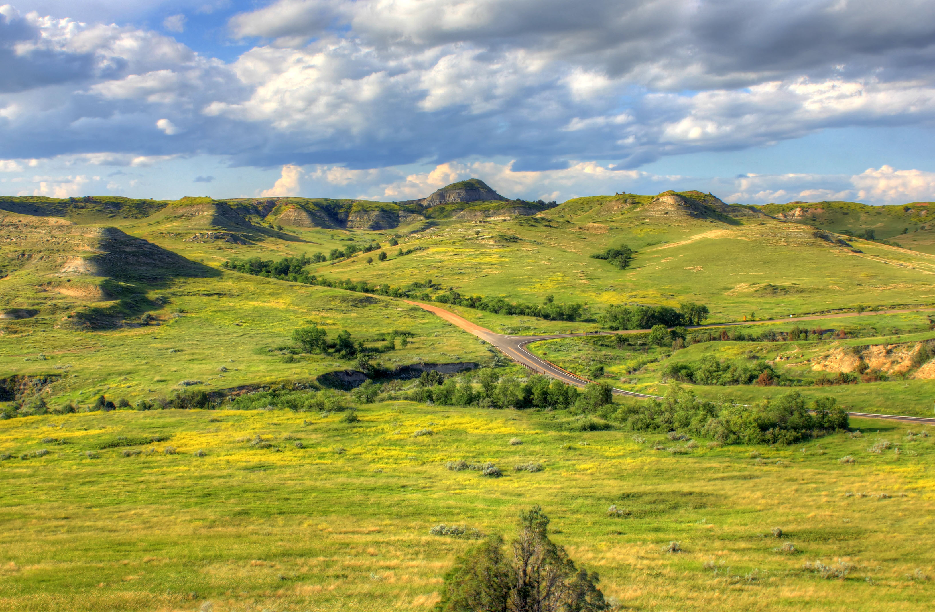 Landscapes of grasslands, Hills at Theodore Roosevelt, North Dakota, Public domain, 3270x2140 HD Desktop