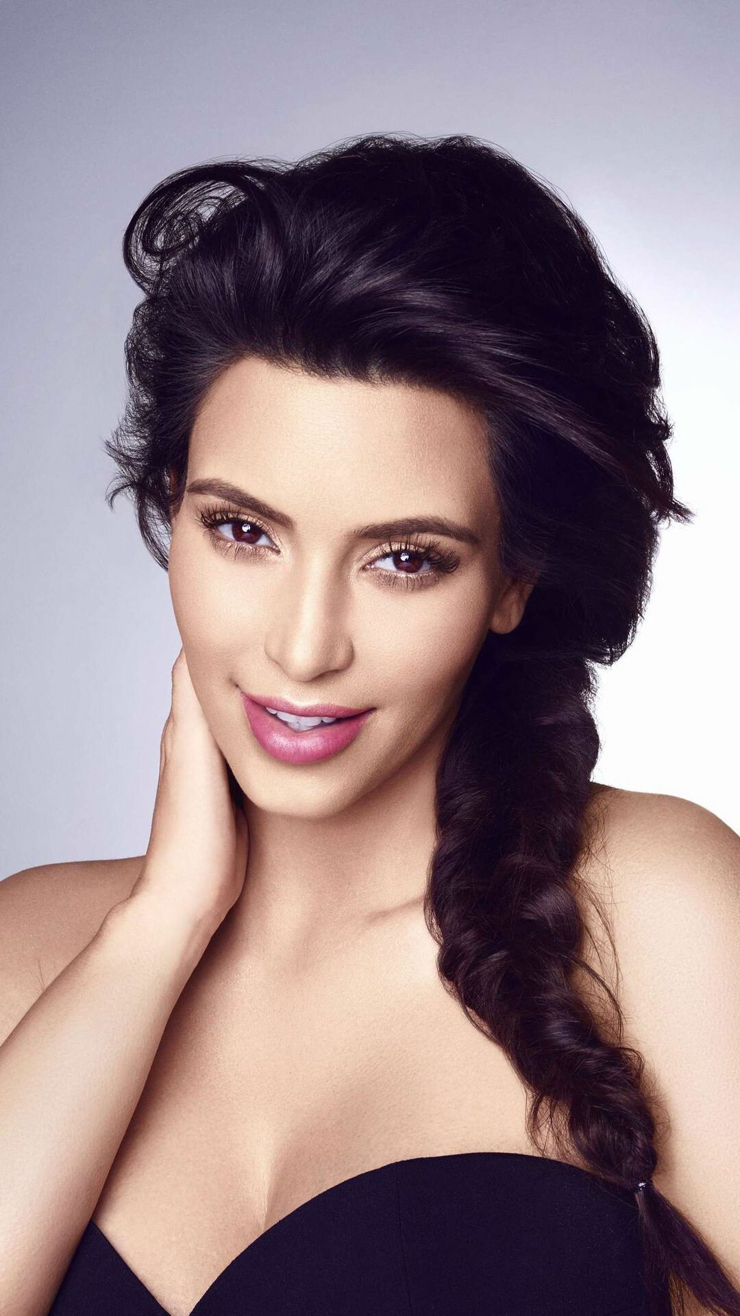 Kim Kardashian: A world-famous reality TV star and business women. 1080x1920 Full HD Wallpaper.