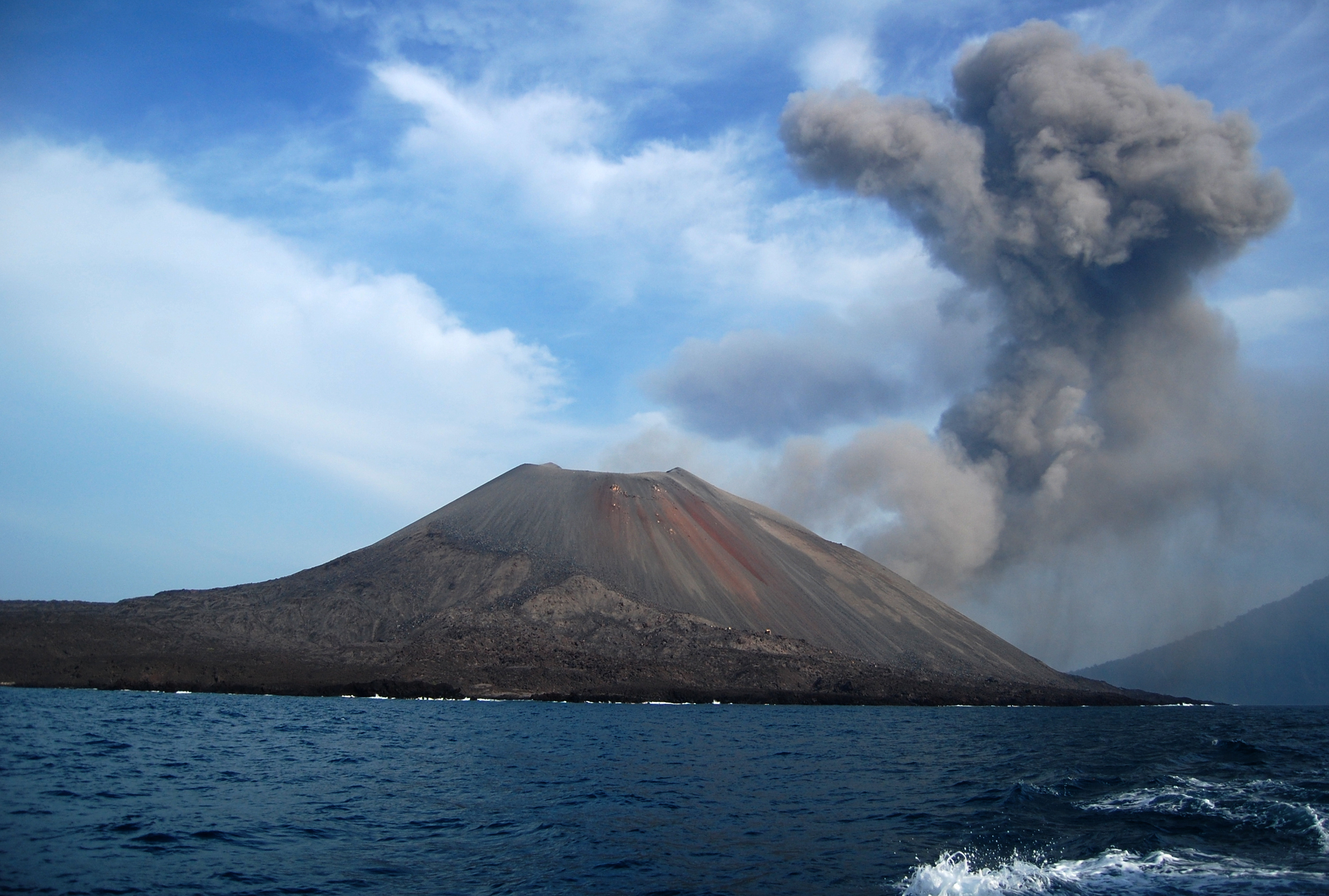 Krakatoa volcano, Devastating tsunami, Indonesian disaster, Natural catastrophe, 3050x2060 HD Desktop